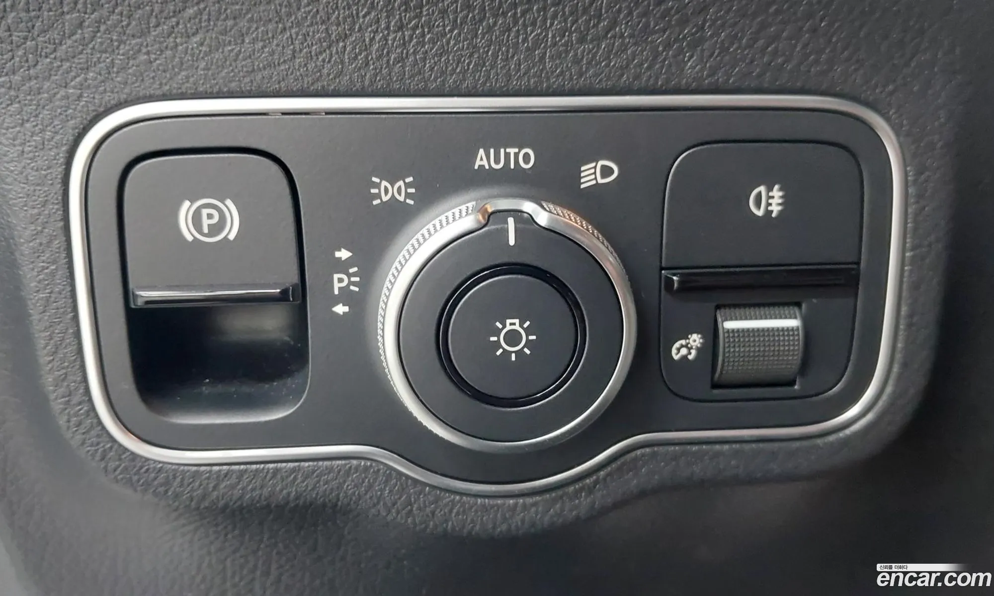 Mercedes-Benz GLA-Class H247 2023 — 6