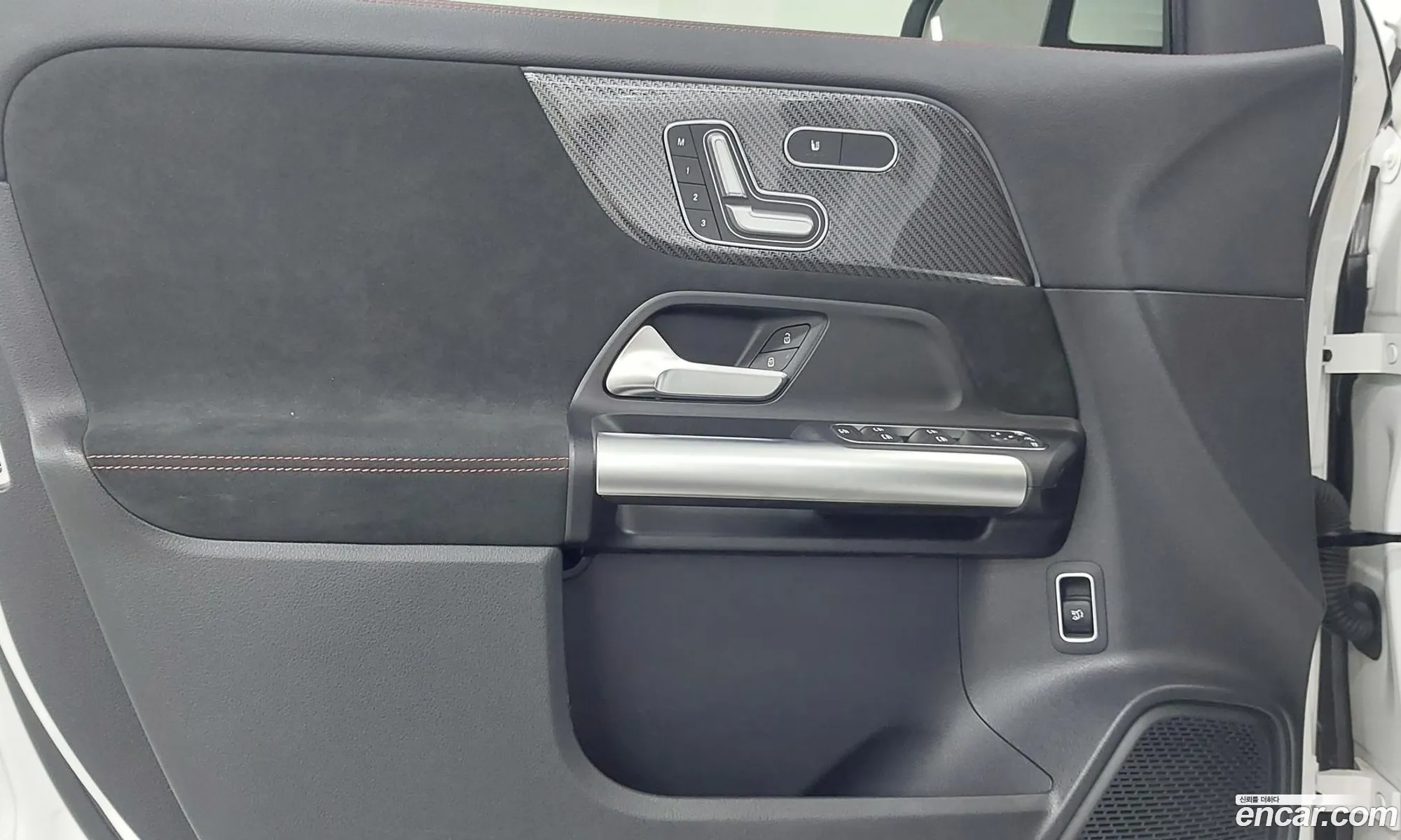 Mercedes-Benz GLA-Class H247 2023 — 11