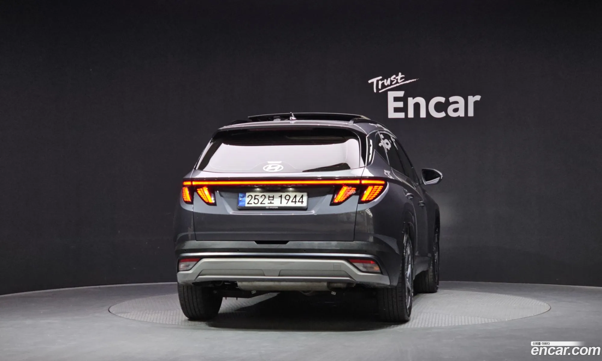 Hyundai Tucson Hybrid 2024 — 12