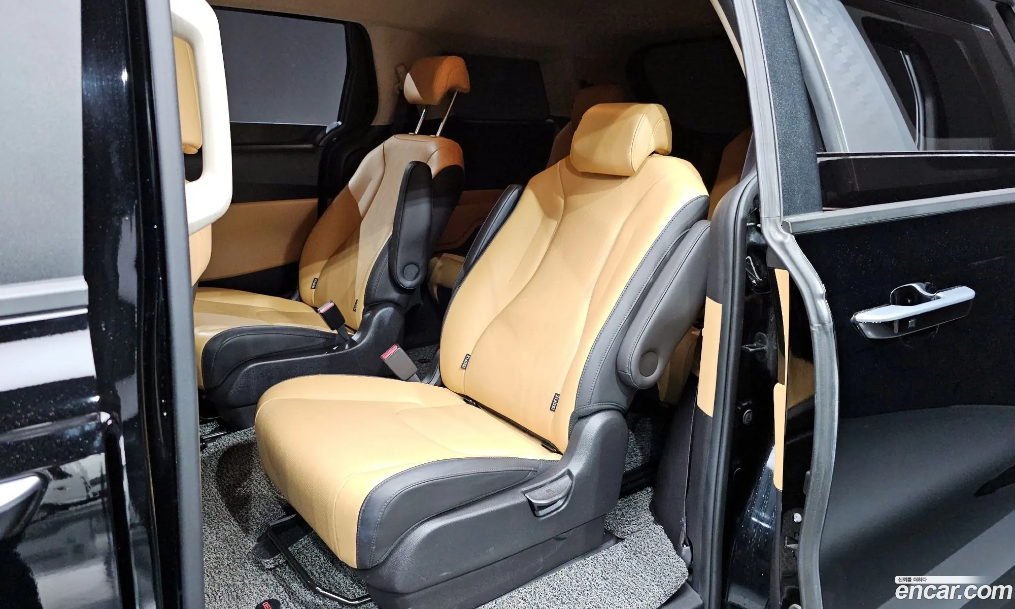 Kia Carnival 2021 — 18