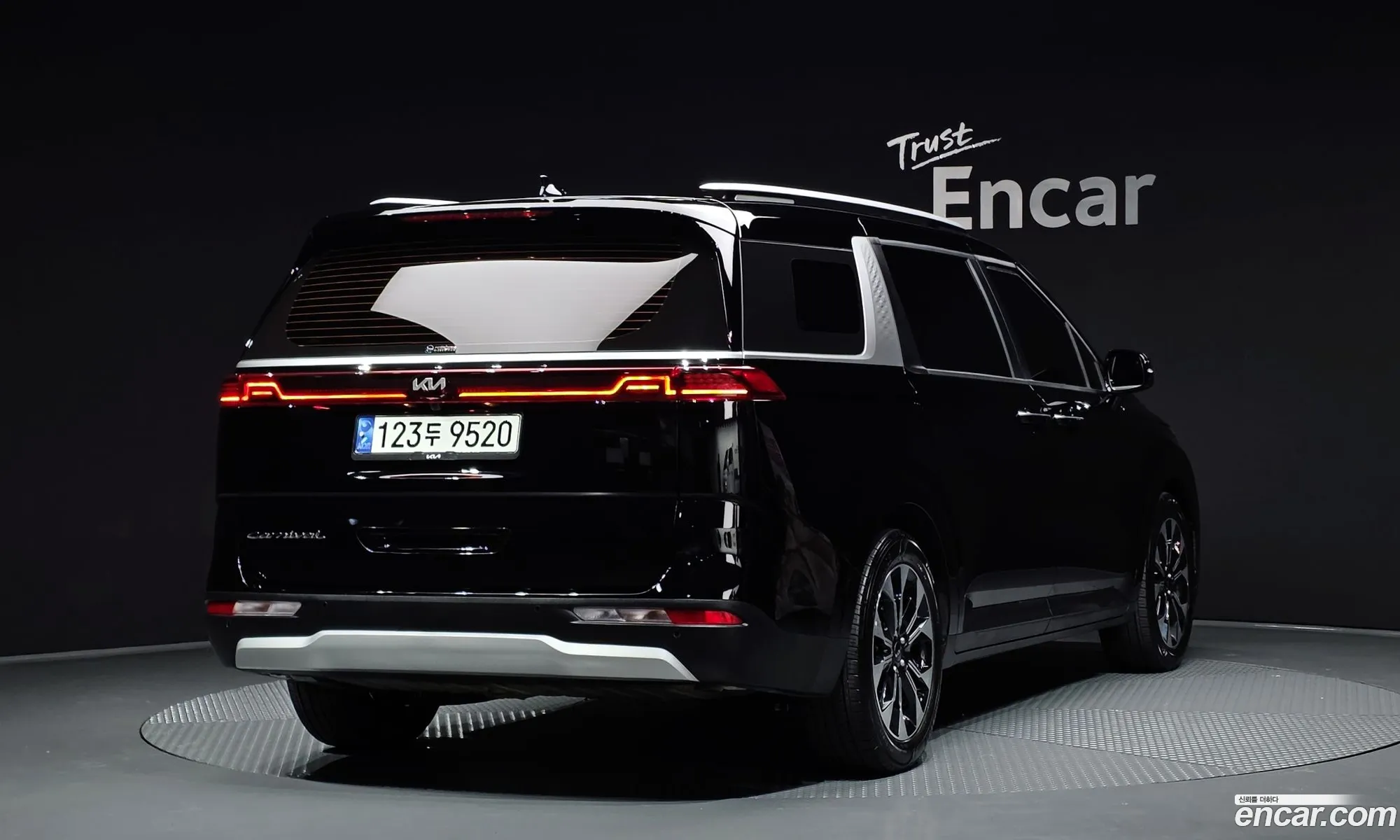 Kia Carnival 2021 — 9