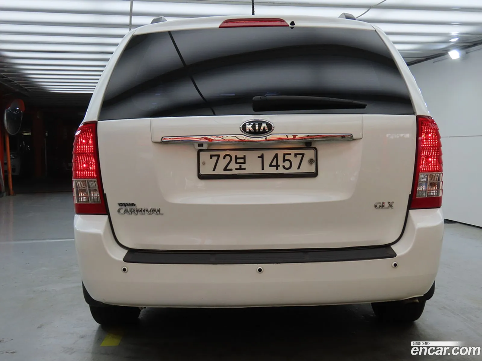 Kia Carnival R 2014 — 18