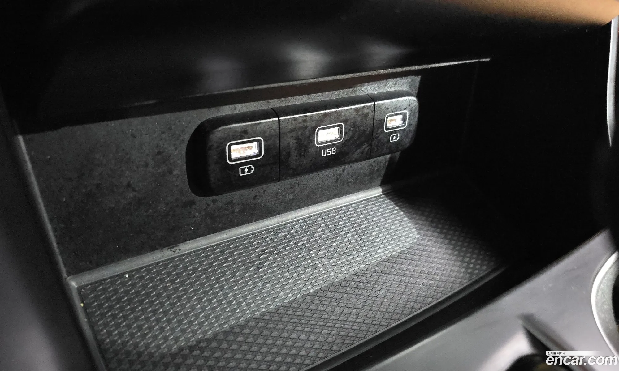 Kia Carnival 2023 KNANB813BPS294741 — 3