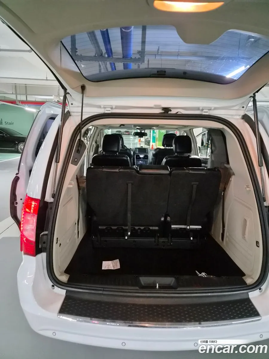Chrysler Grand Voyager 2014 — 13