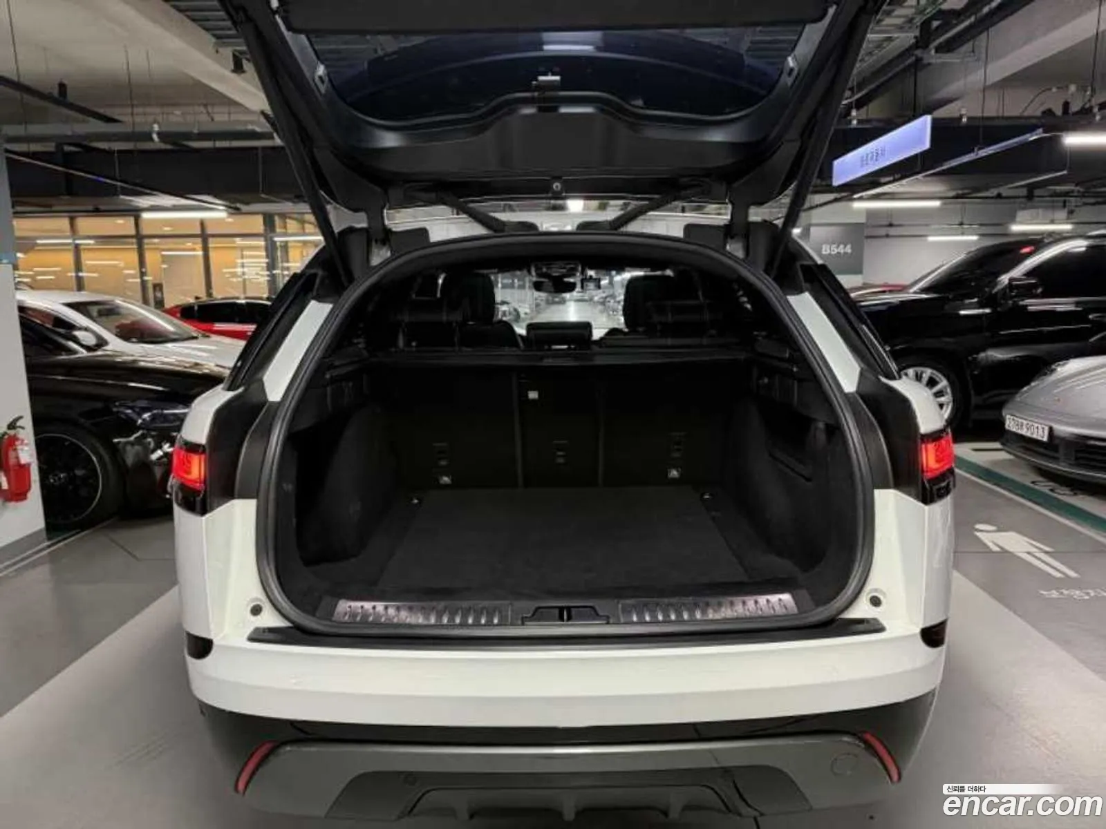 Land Rover Range Rover Velar 2017 — 4