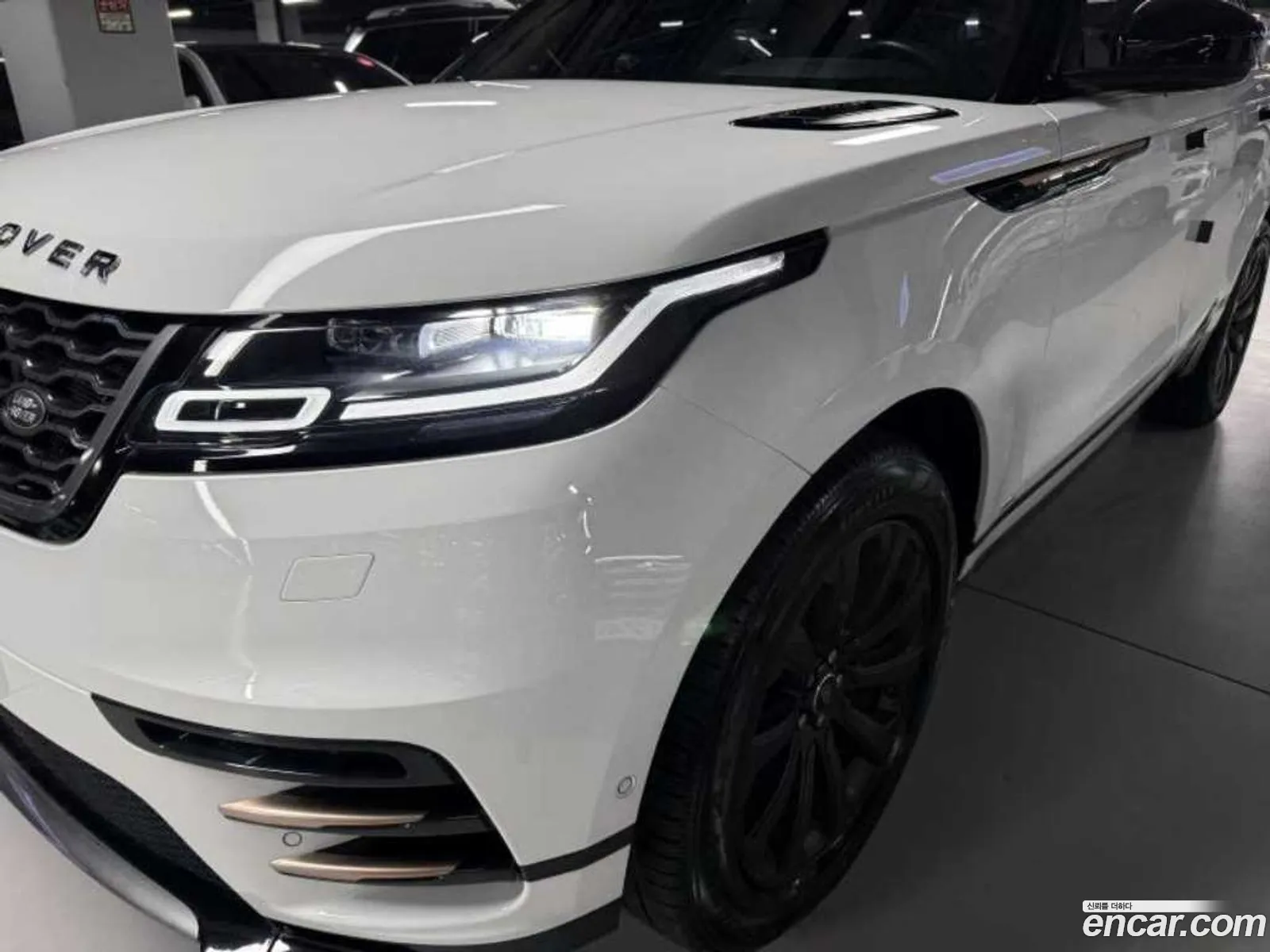 Land Rover Range Rover Velar 2017 — 14