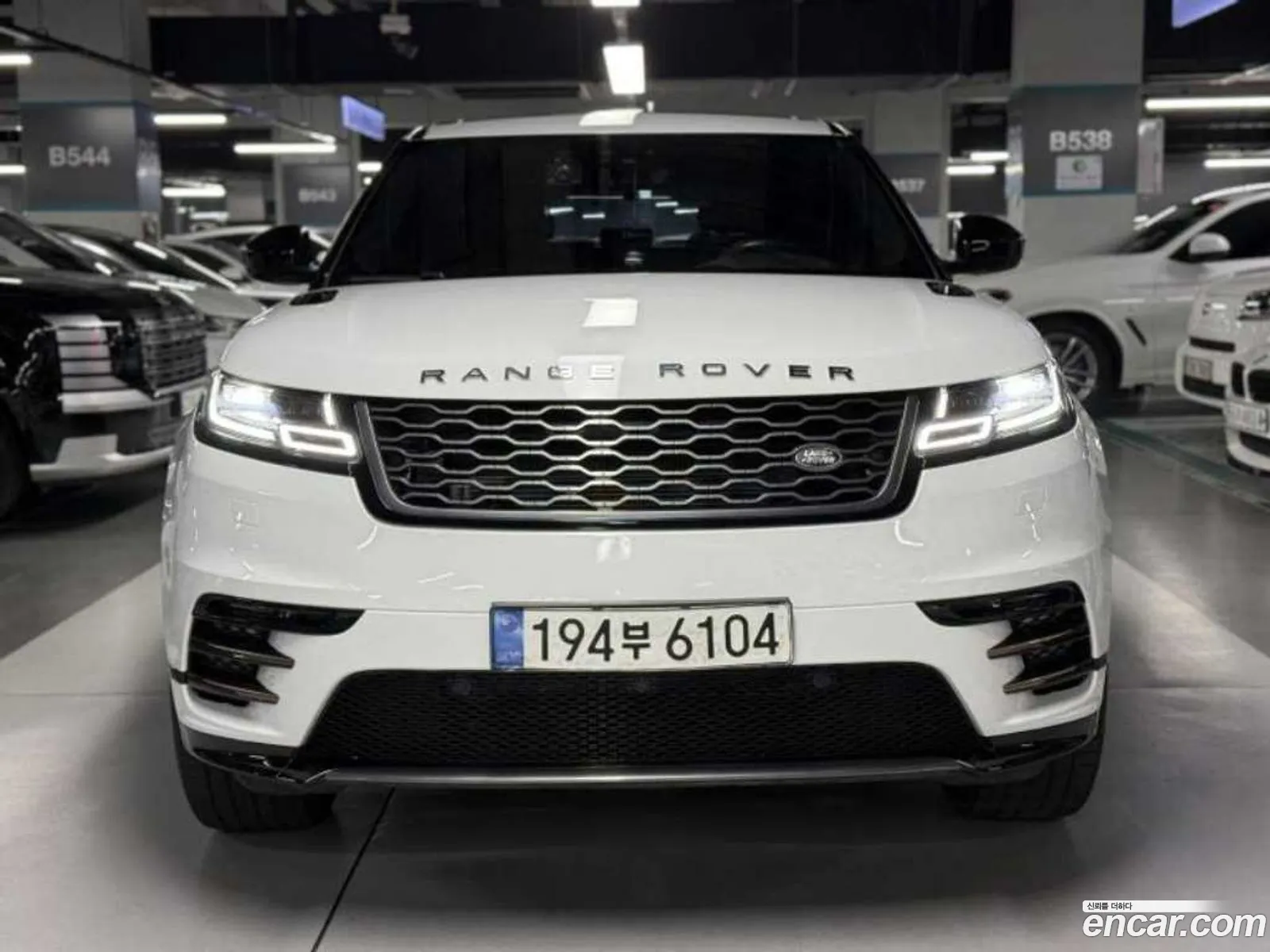 Land Rover Range Rover Velar 2017 — 17
