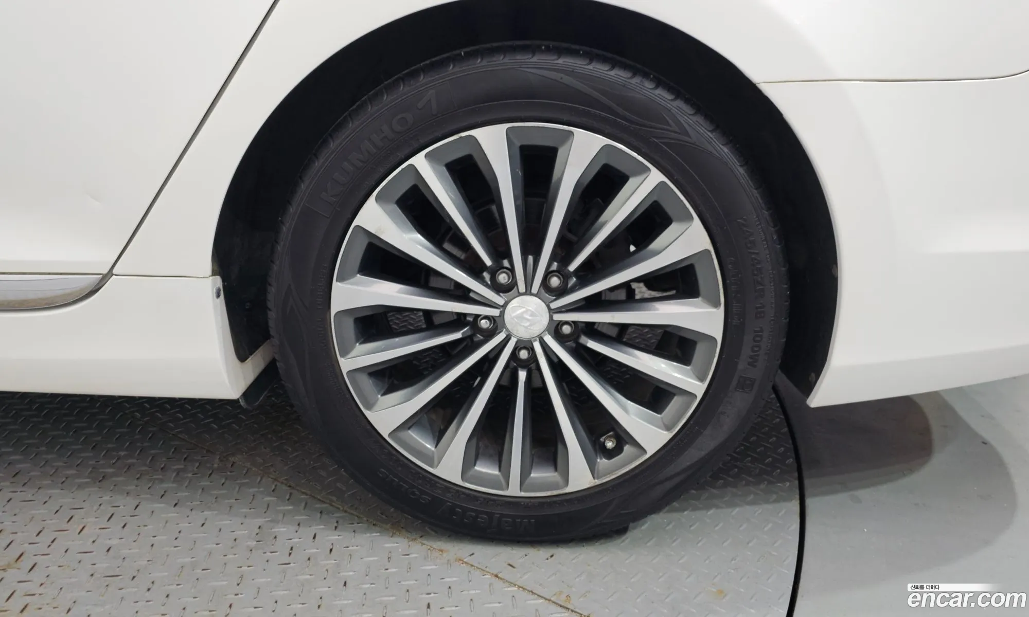 Hyundai Grandeur HG 2012 KMHFF41CBCA153840 — 12