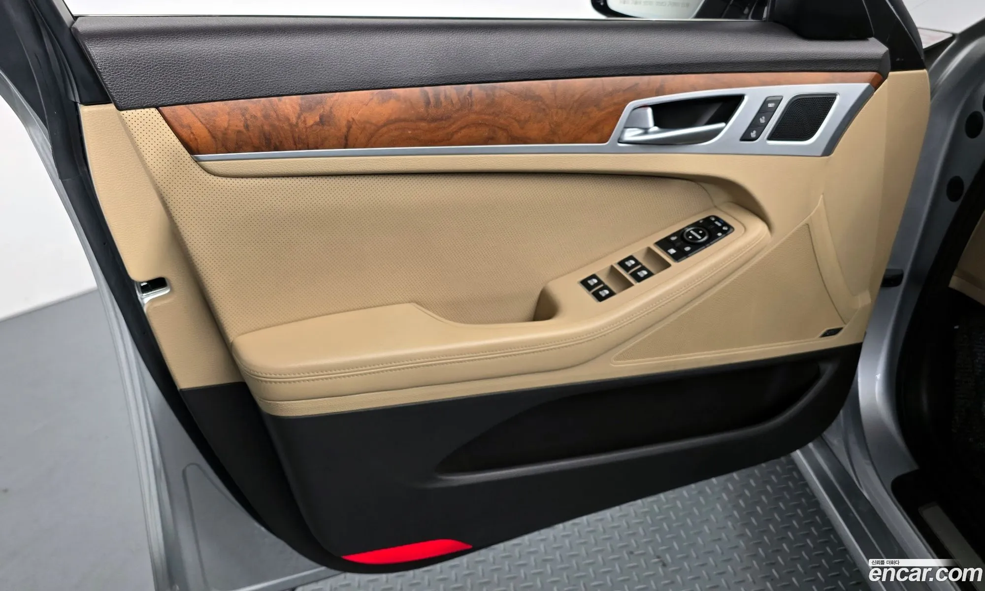 Hyundai Genesis DH 2014 — 2