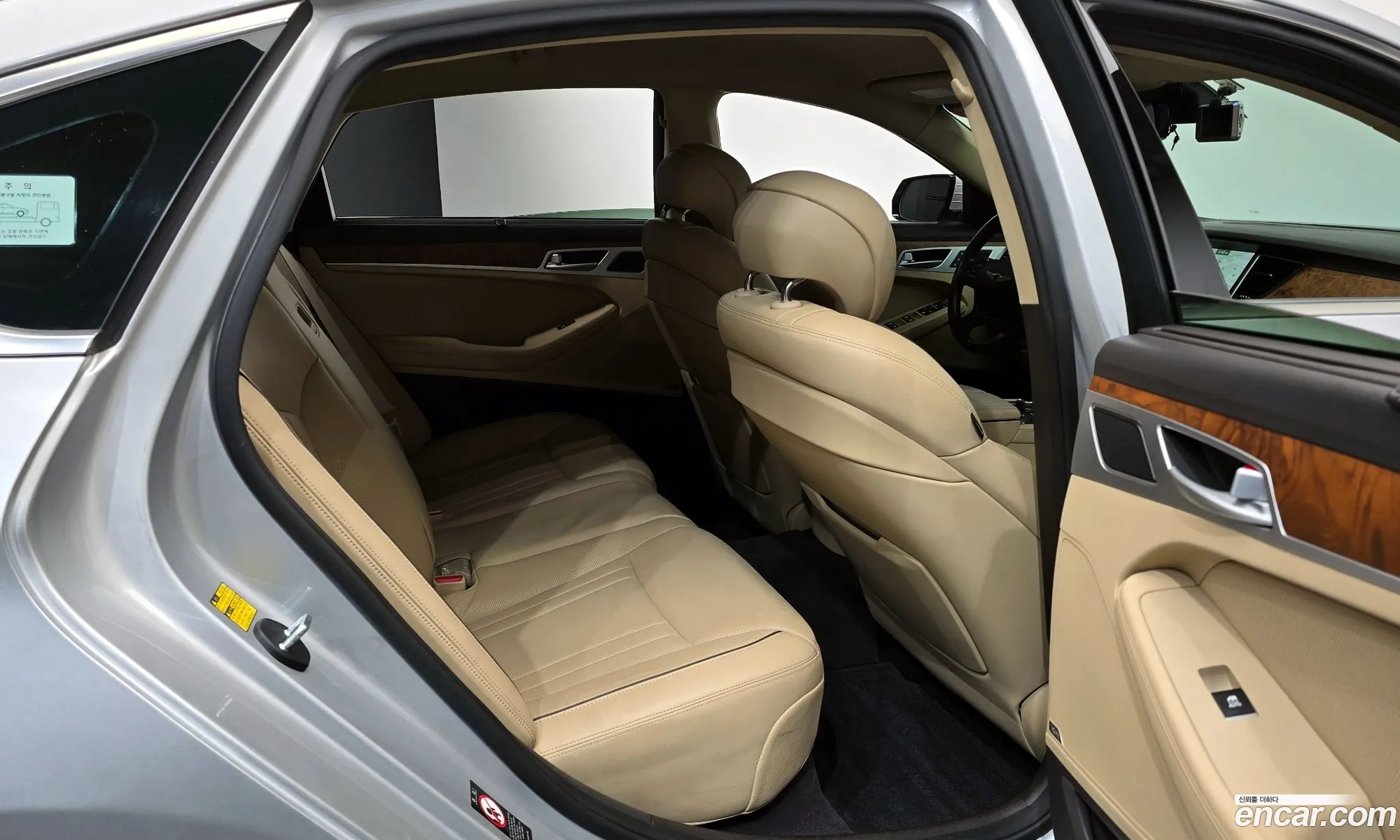 Hyundai Genesis DH 2014 — 12