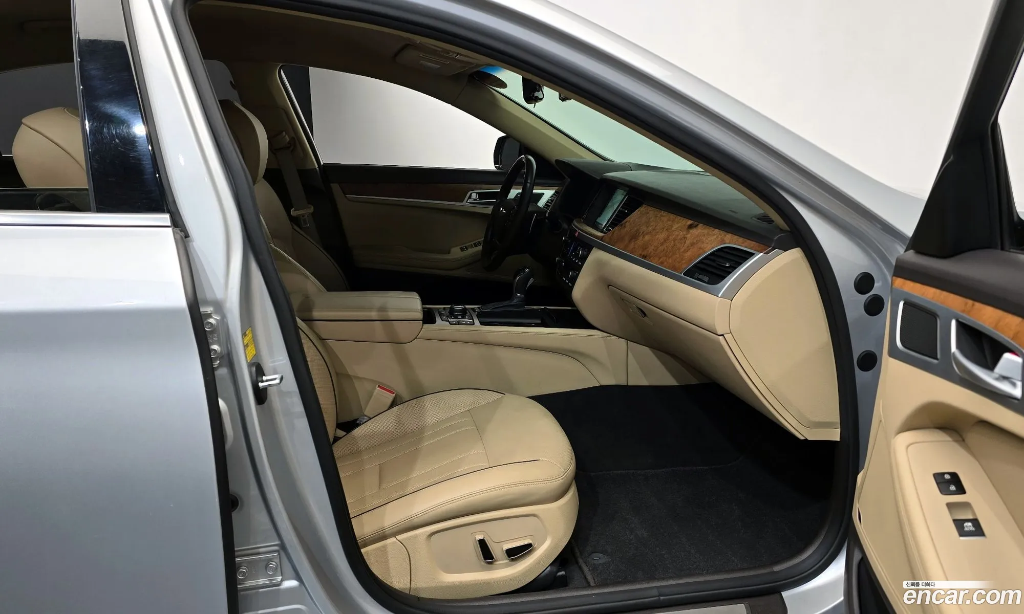 Hyundai Genesis DH 2014 — 18