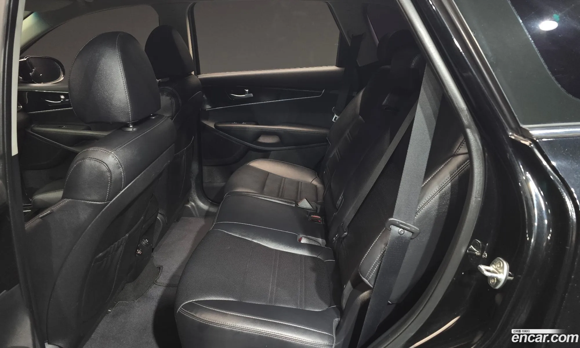 Kia Sorento 2019 KNAPG81ABLA566809 — 16