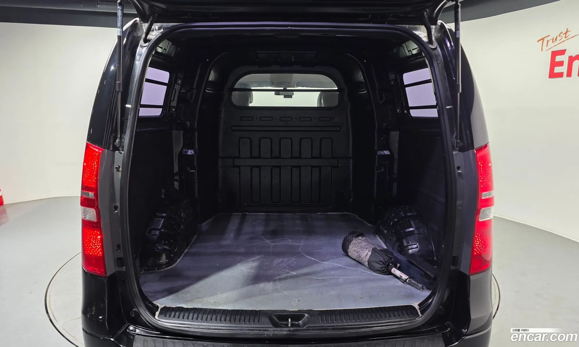 Hyundai Grand Starex 2017 — 19