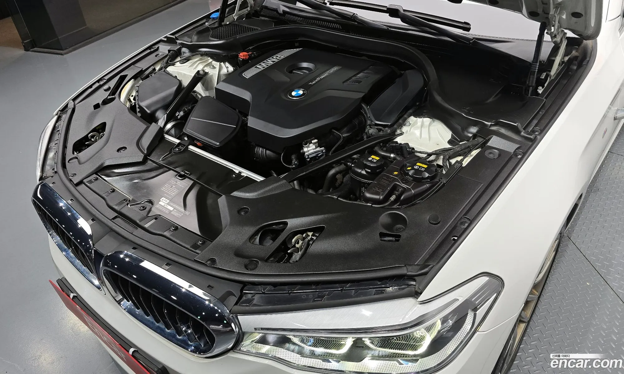 BMW 5 Series 2017 — 16