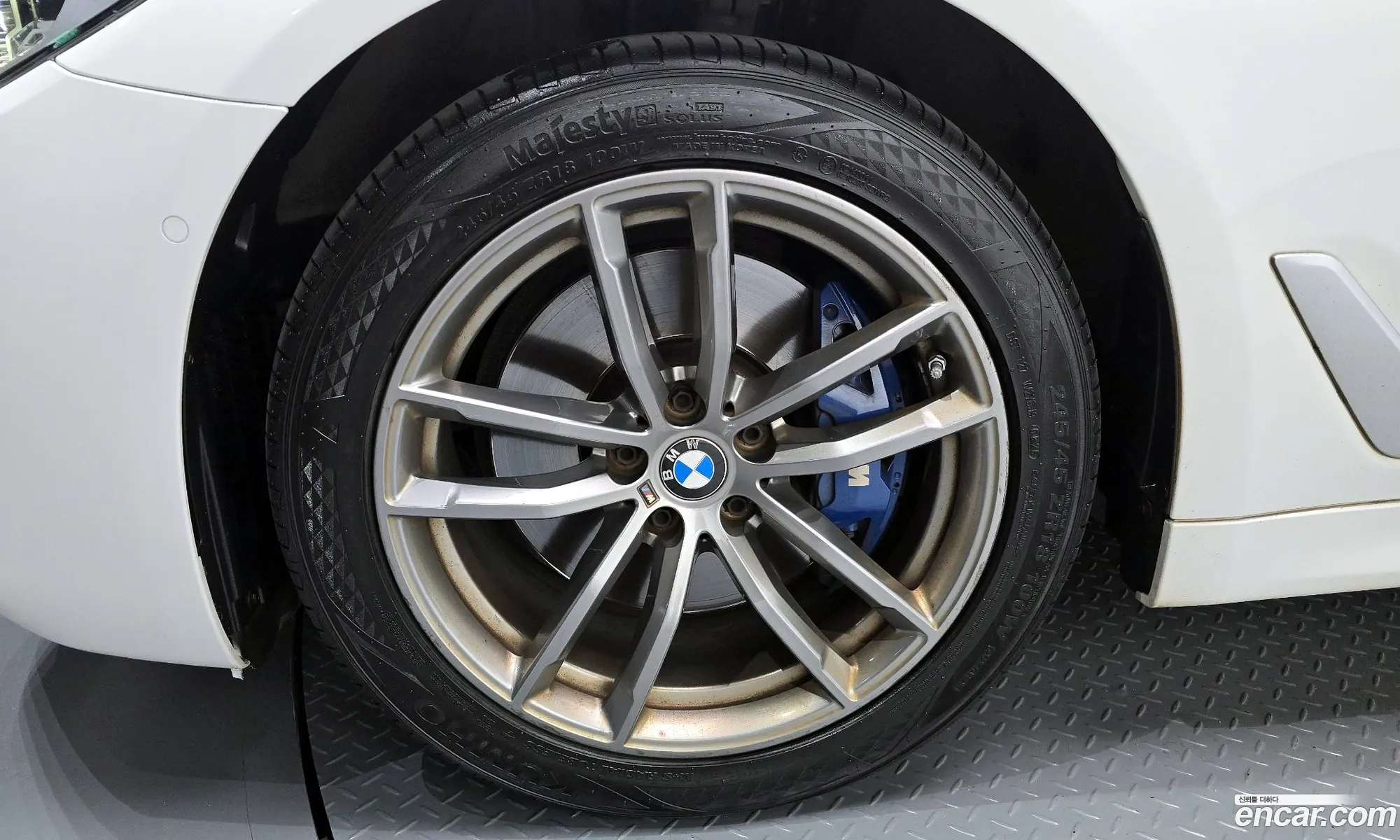 BMW 5 Series 2017 — 25
