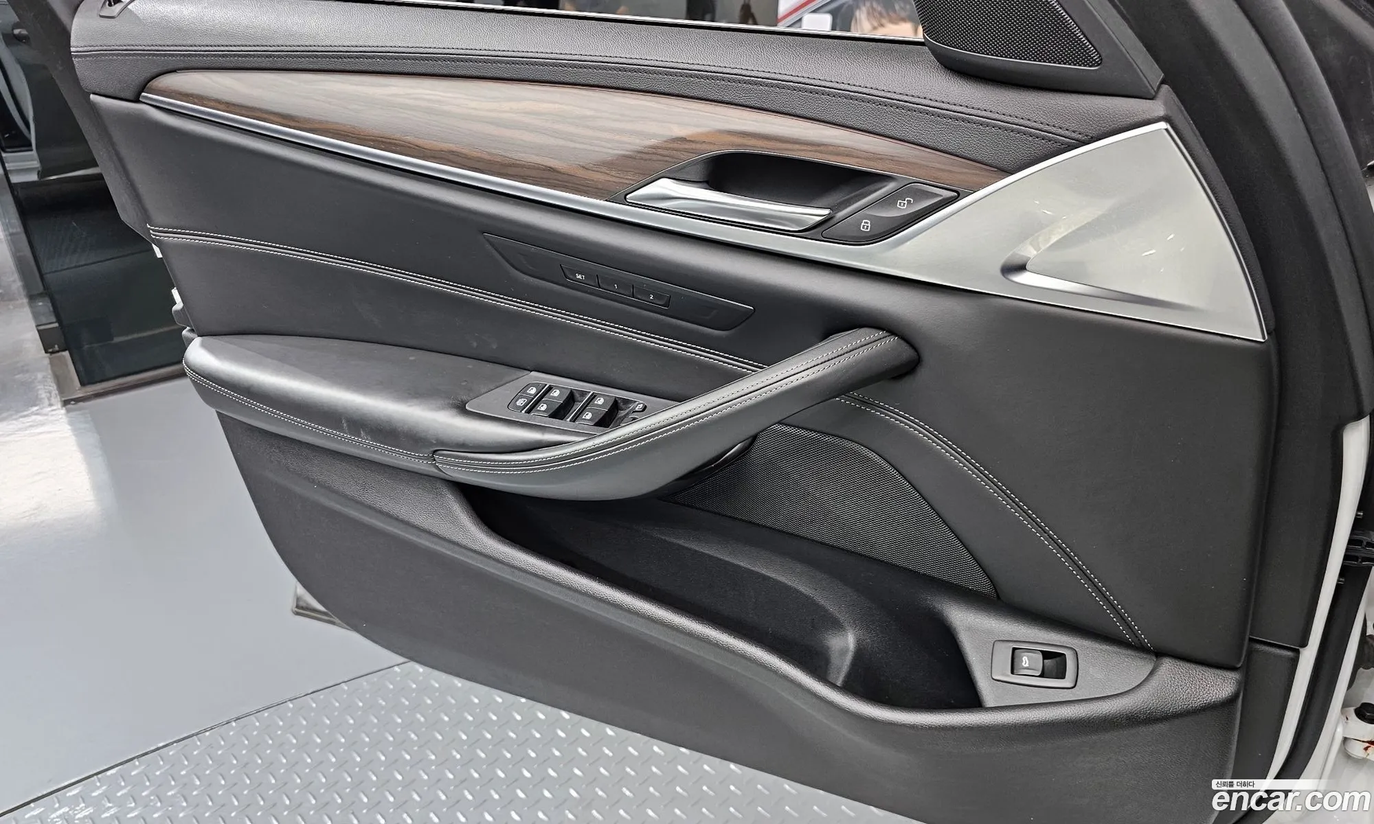 BMW 5 Series 2017 — 5