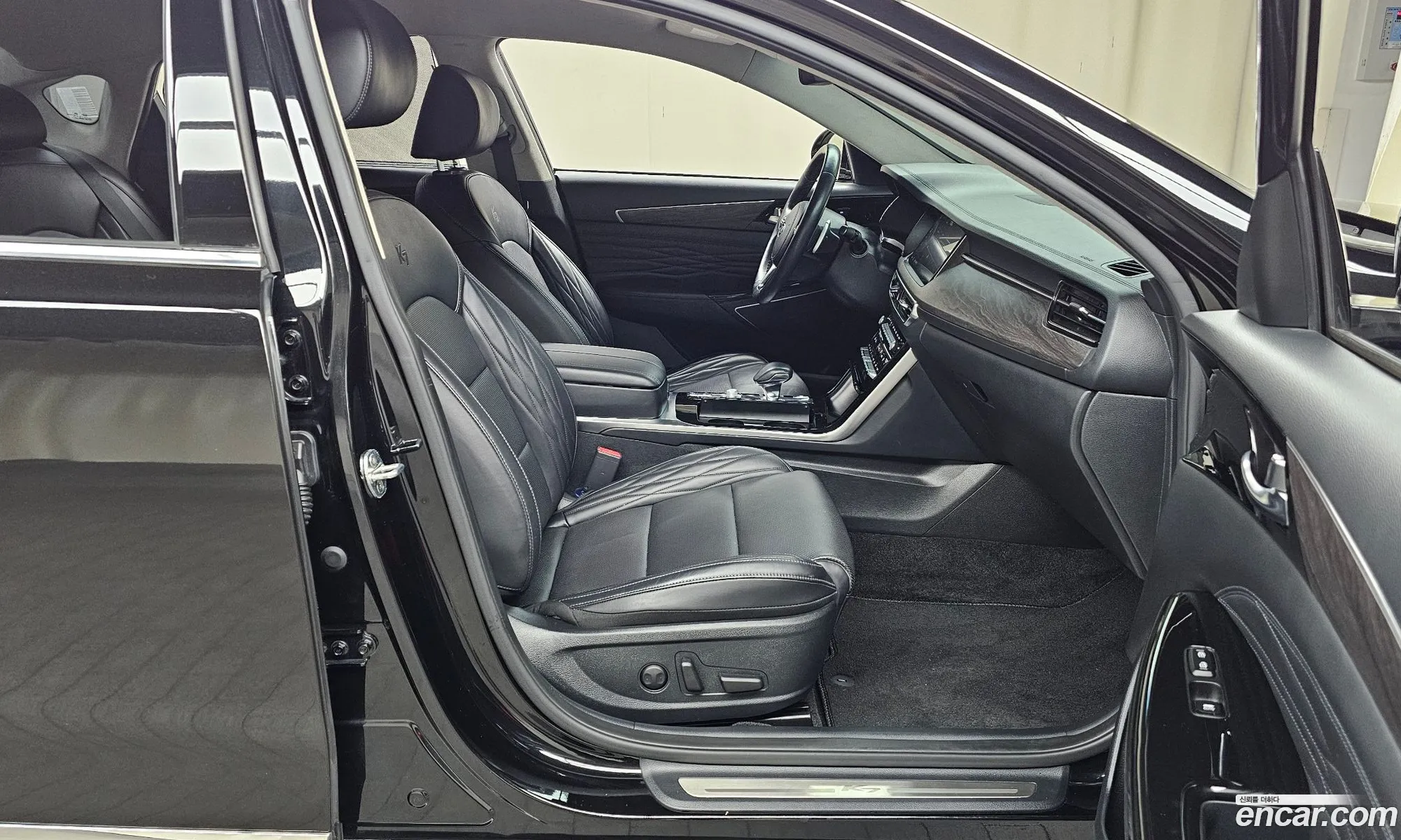 Kia K7 Premier 2020 KNALC41BBLA216851 — 3