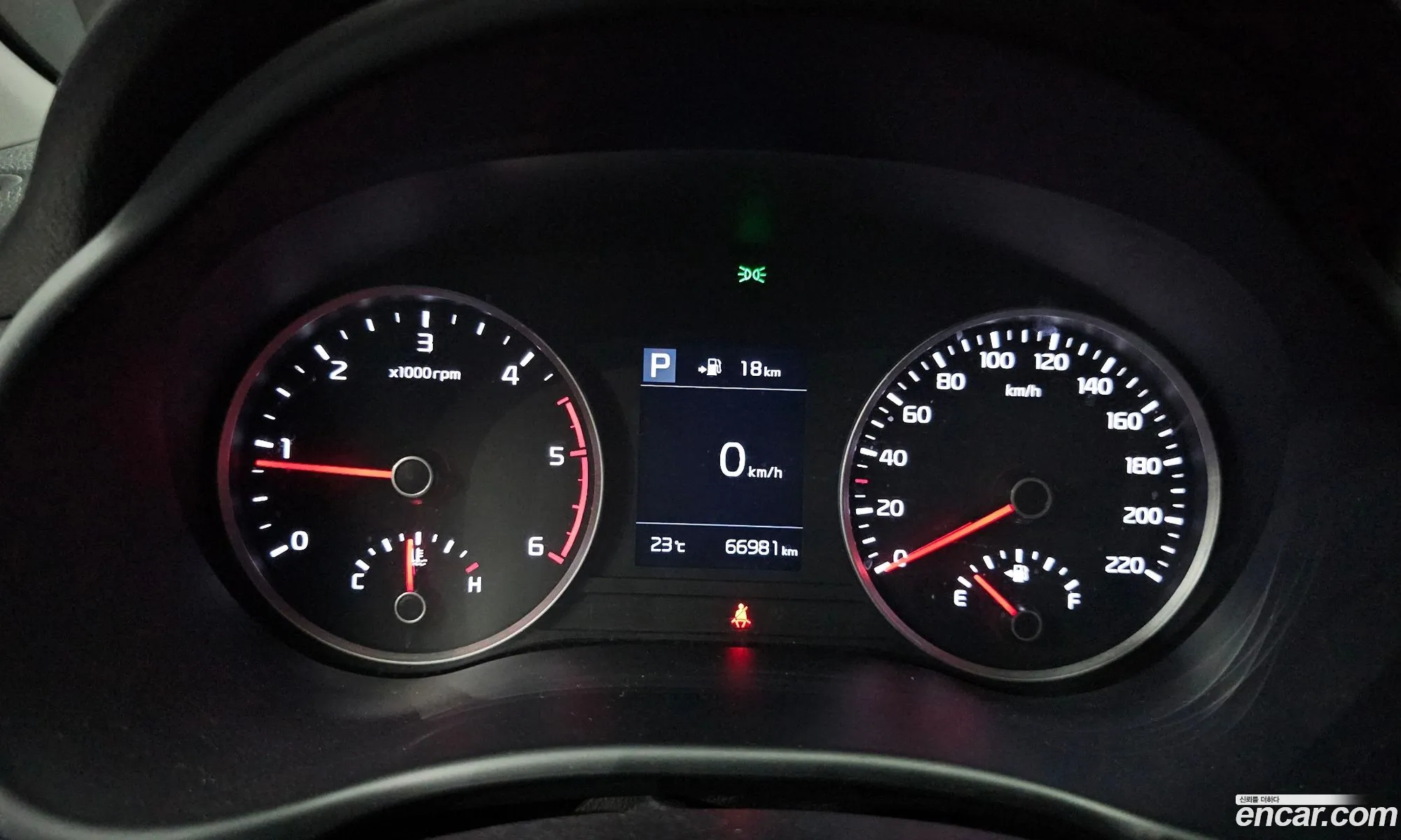 Kia Stonic 2018 KNADC815GJS144311 — 18