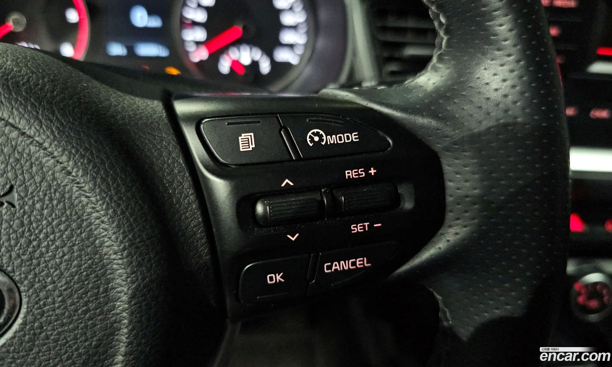 Kia Stonic 2018 KNADC815GJS144311 — 3