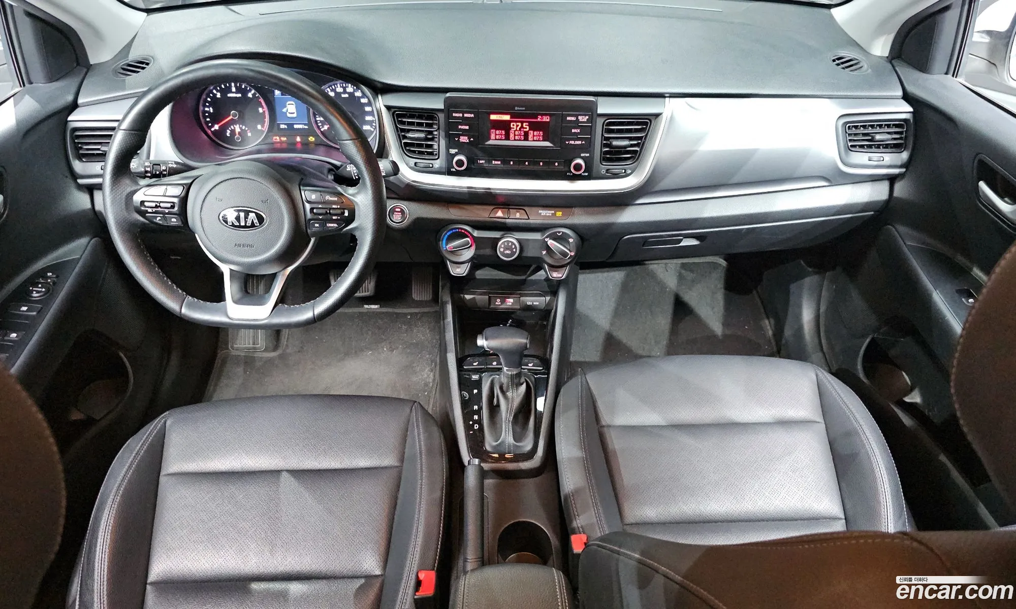 Kia Stonic 2018 KNADC815GJS144311 — 8