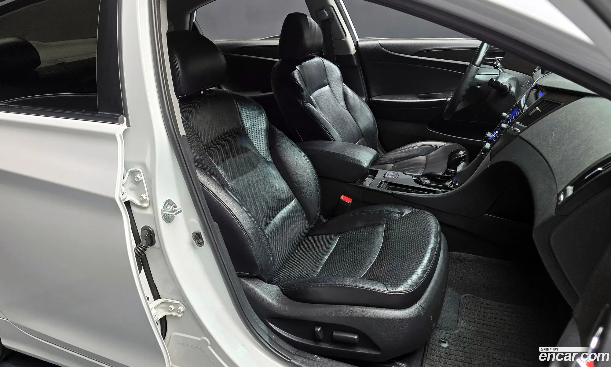 Hyundai YF Sonata 2012 KMHEC41ABCA429227 — 23