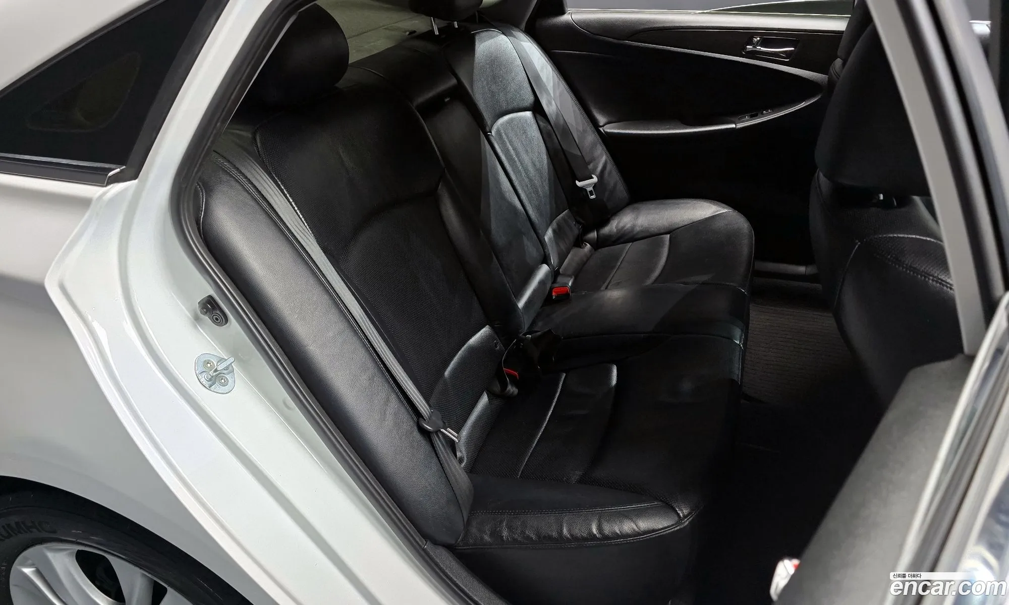 Hyundai YF Sonata 2012 KMHEC41ABCA429227 — 11