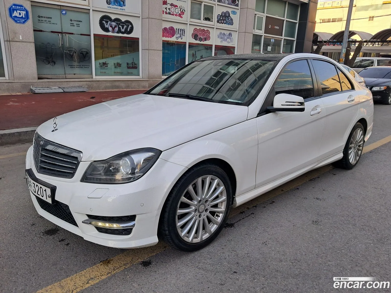 Mercedes-Benz C-Class W204 2014 — 17