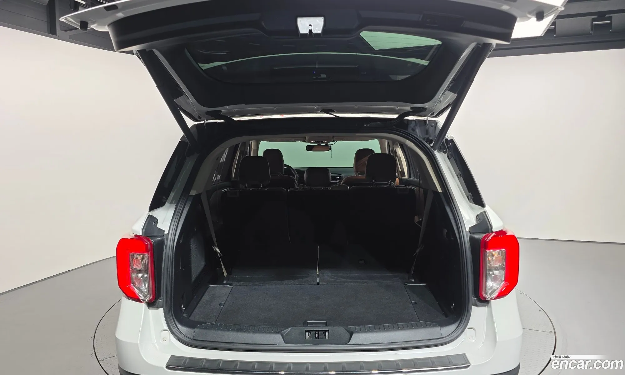 Ford Explorer 6th Gen 2019 1FMSK8FHXLGA72832 — 18
