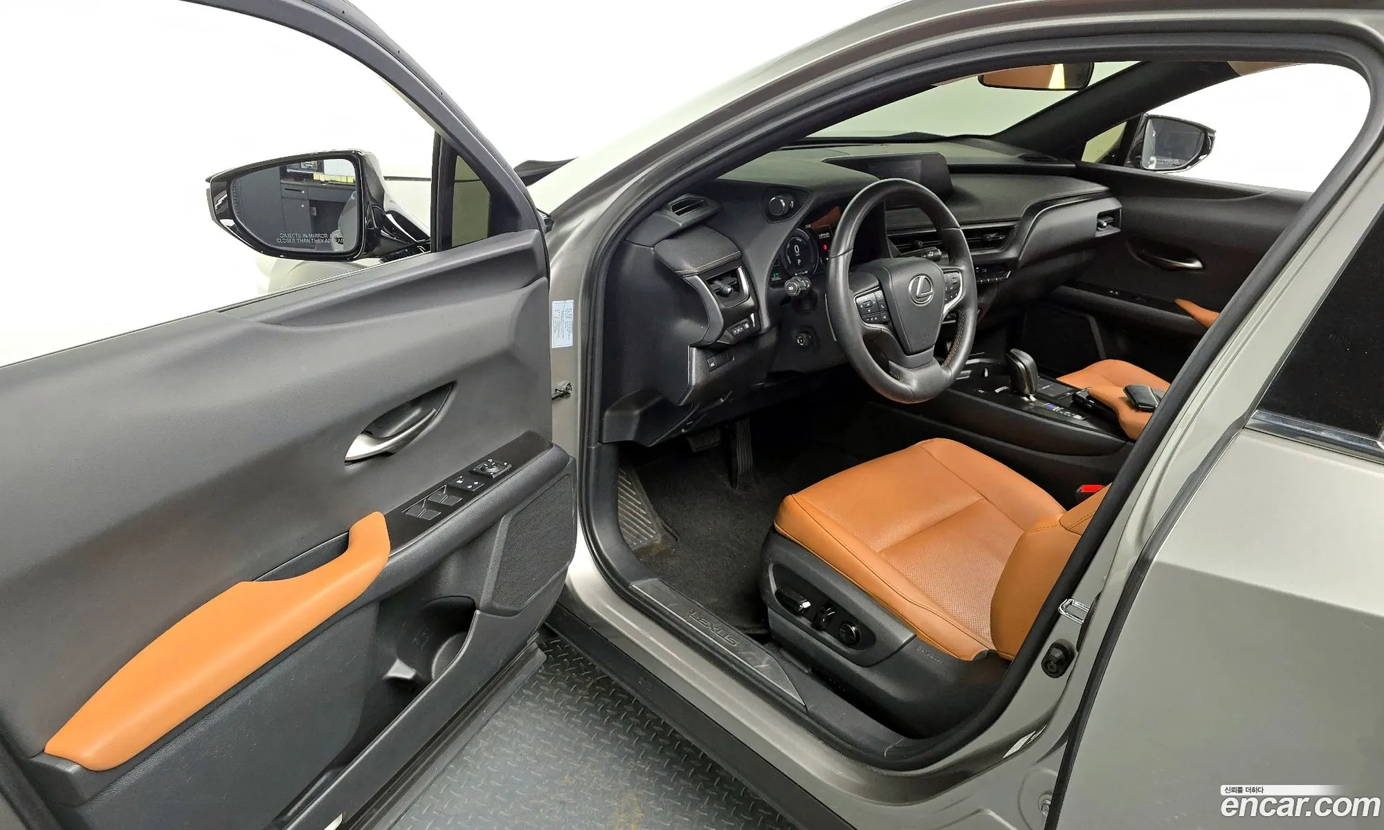 Lexus UX300e 2022 JTHAAABH1N2010394 — 3