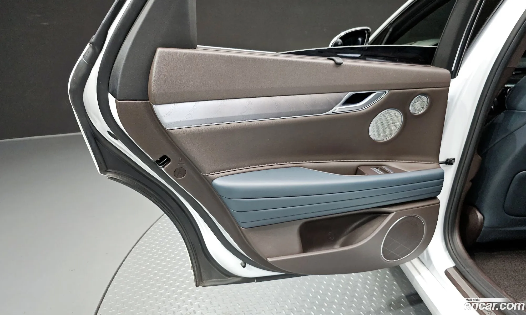 Genesis G80 2022 — 23