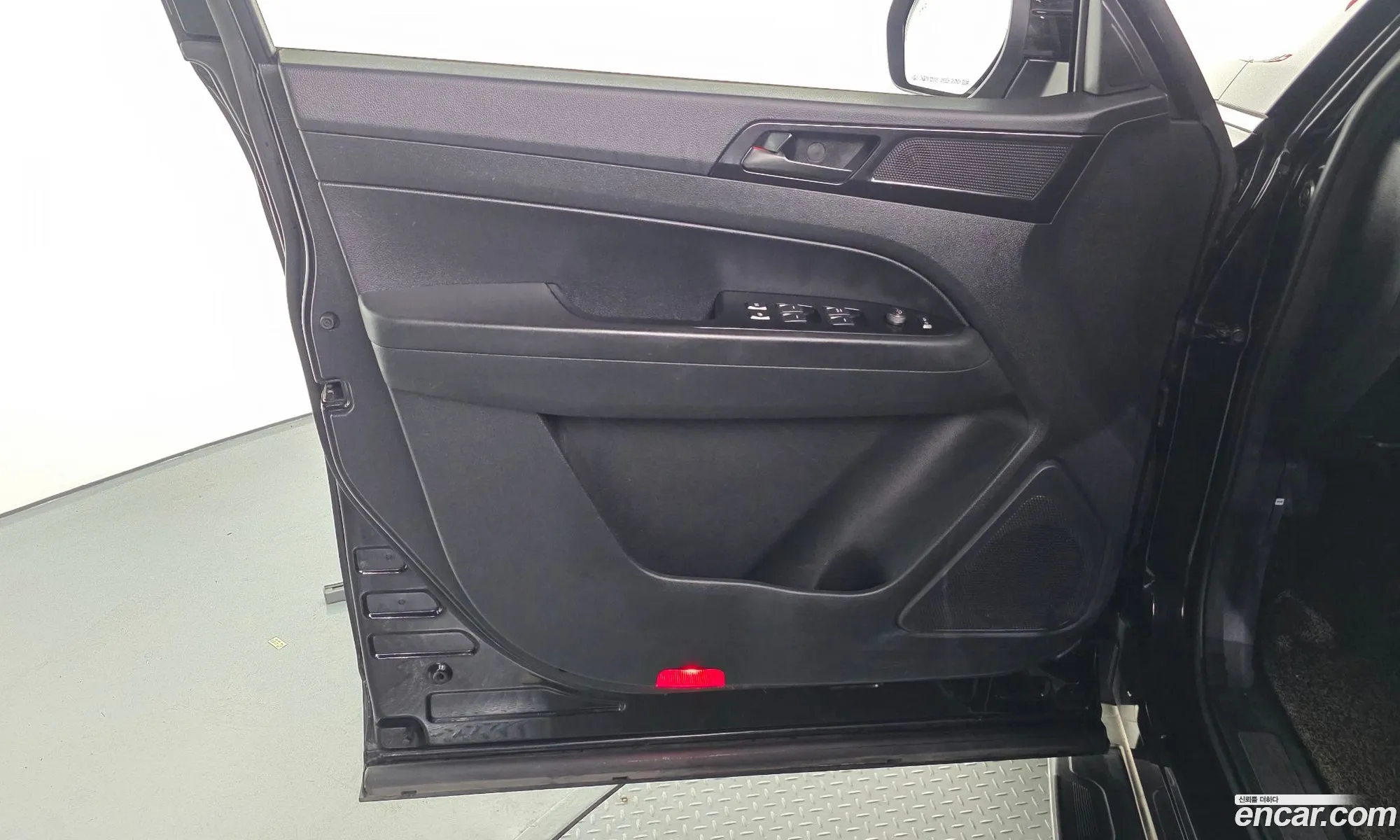 KG Mobility (SsangYong) Rexton Sports Khan 2020 — 12