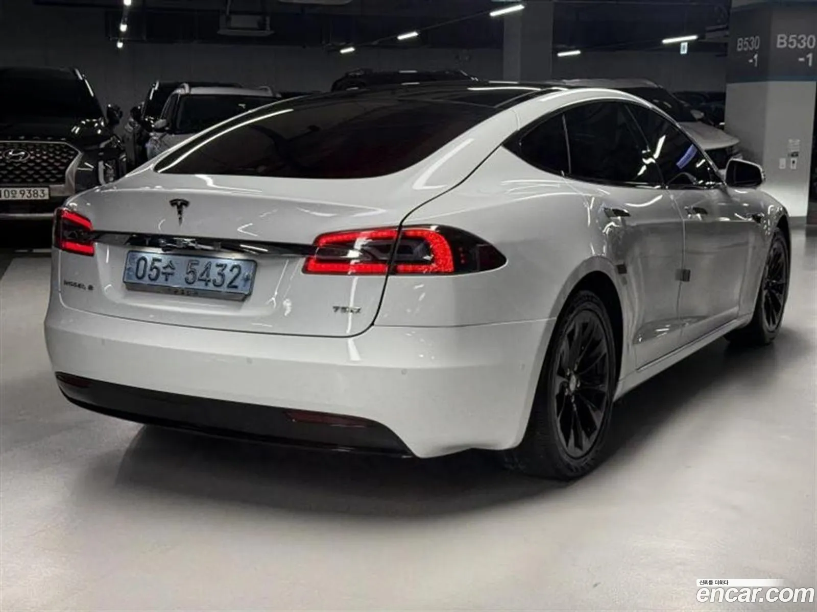Tesla Model S 2018 — 16