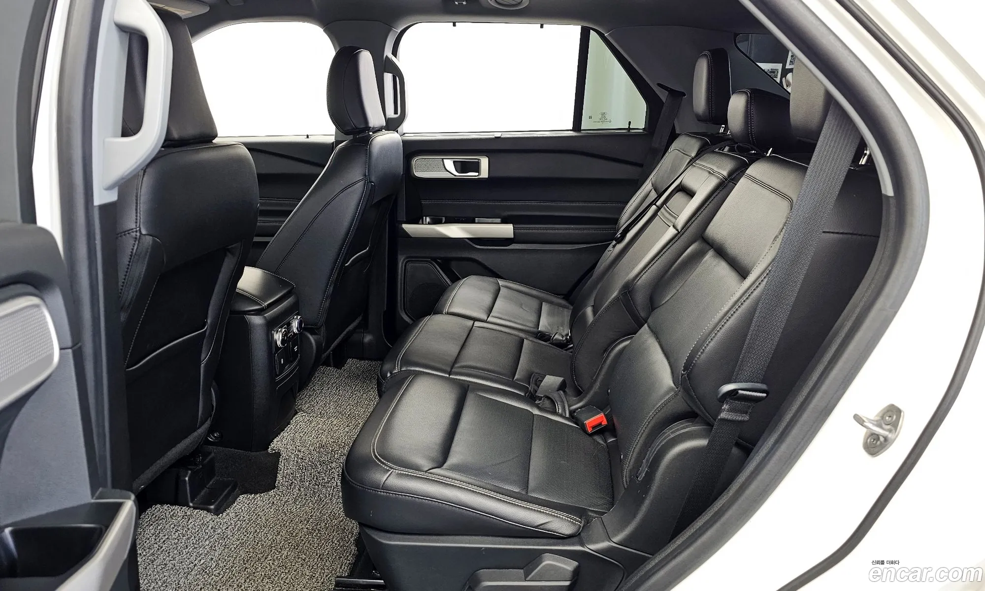 Ford Explorer 6th Gen 2022 1FMSK8FH7NGA94824 — 34