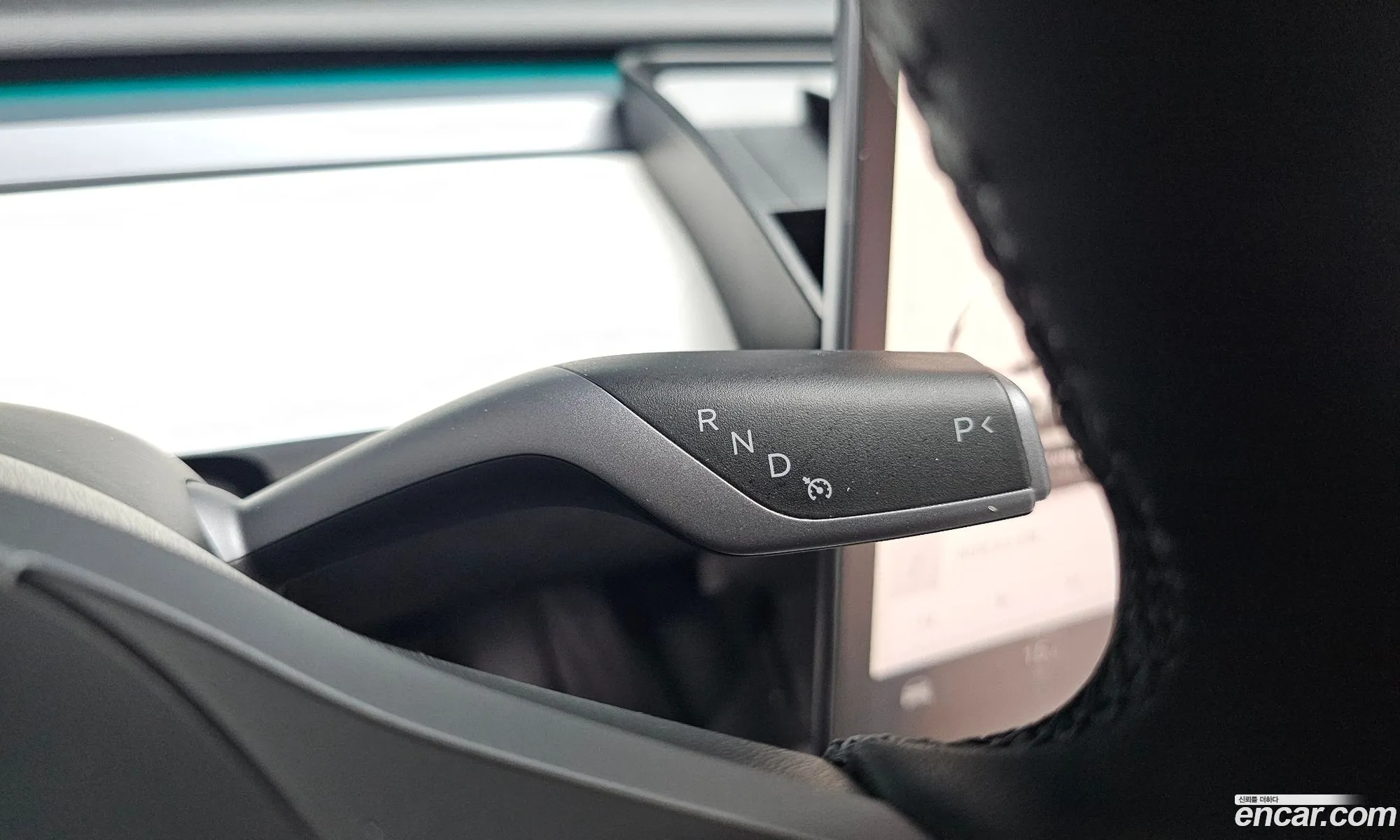 Tesla Model Y 2024 — 12