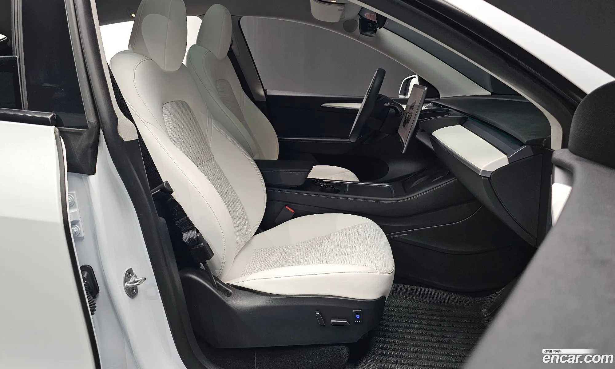 Tesla Model Y 2024 — 9