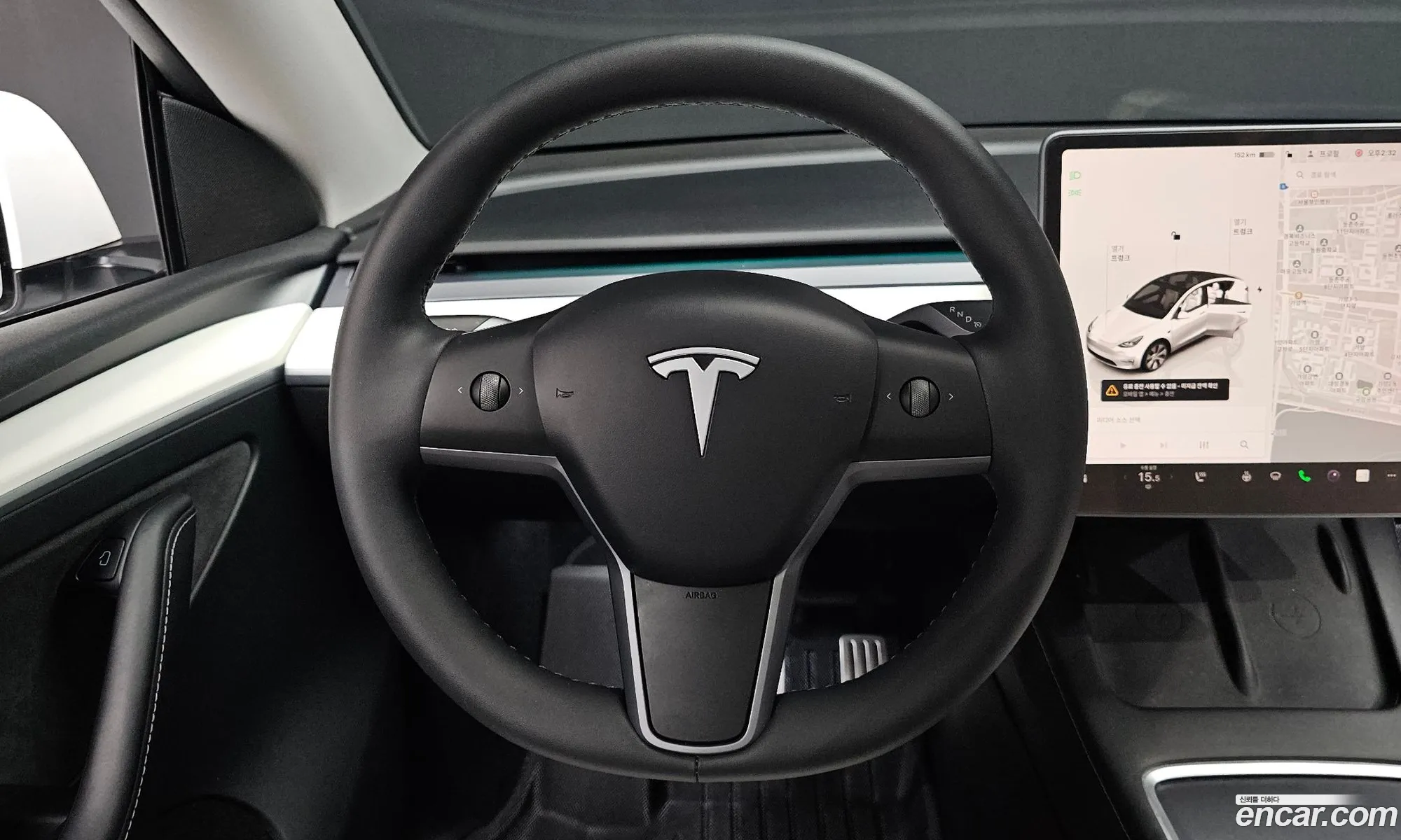 Tesla Model Y 2024 — 3