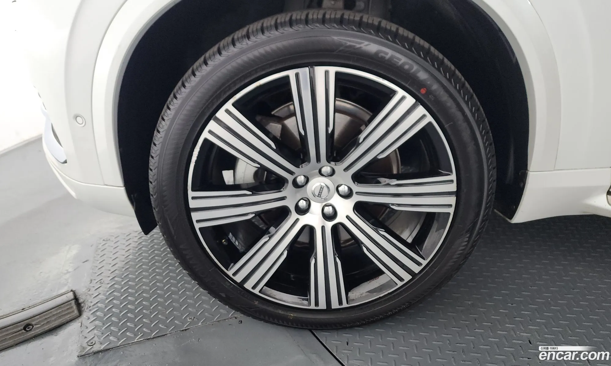 Volvo XC90 2021 YV1LF062CM1718756 — 17