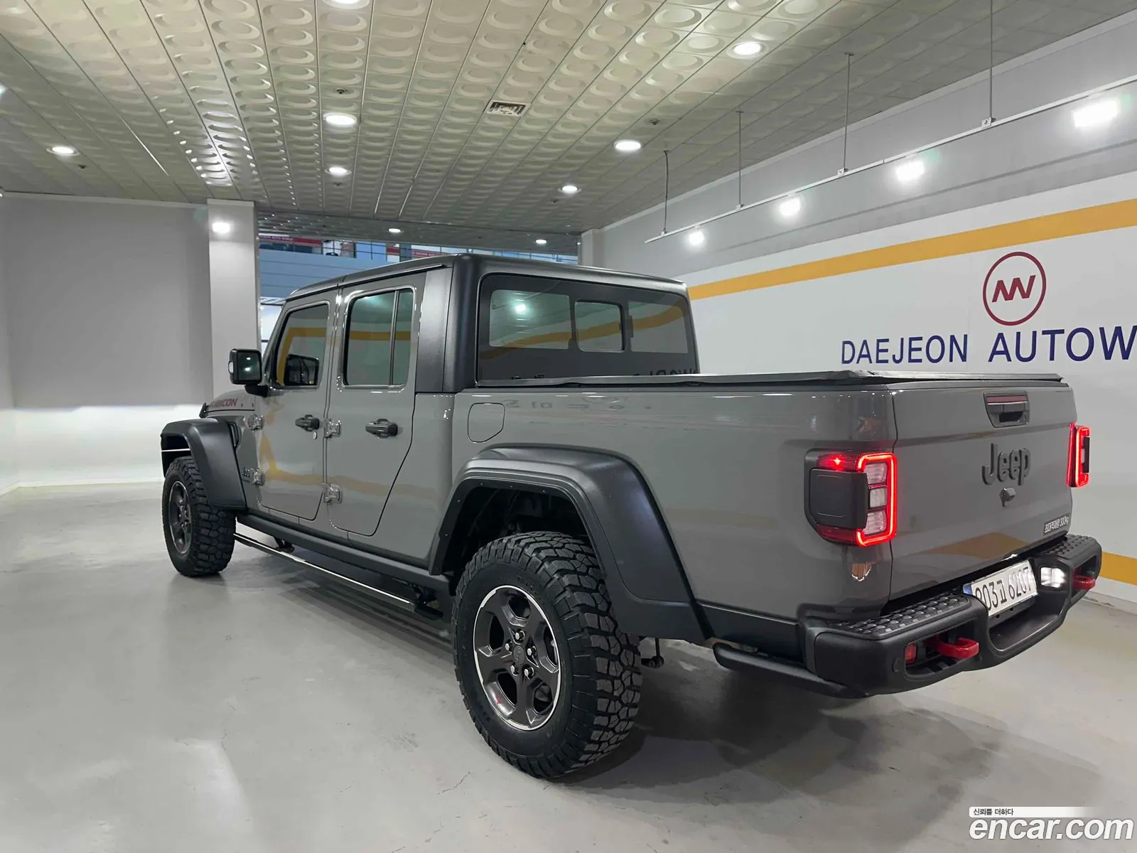 Jeep Gladiator 2021 — 17