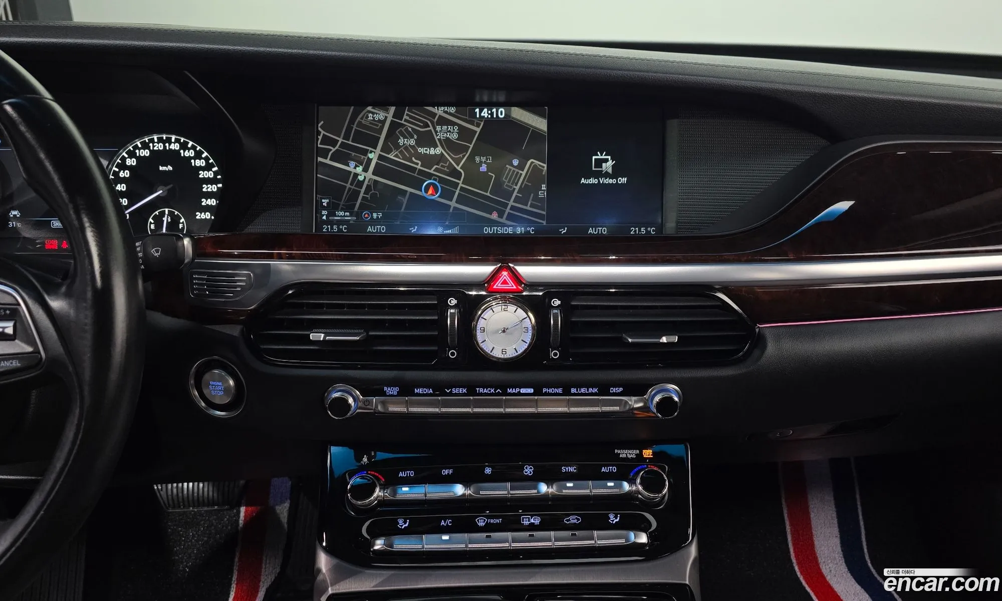Genesis EQ900 2016 — 15