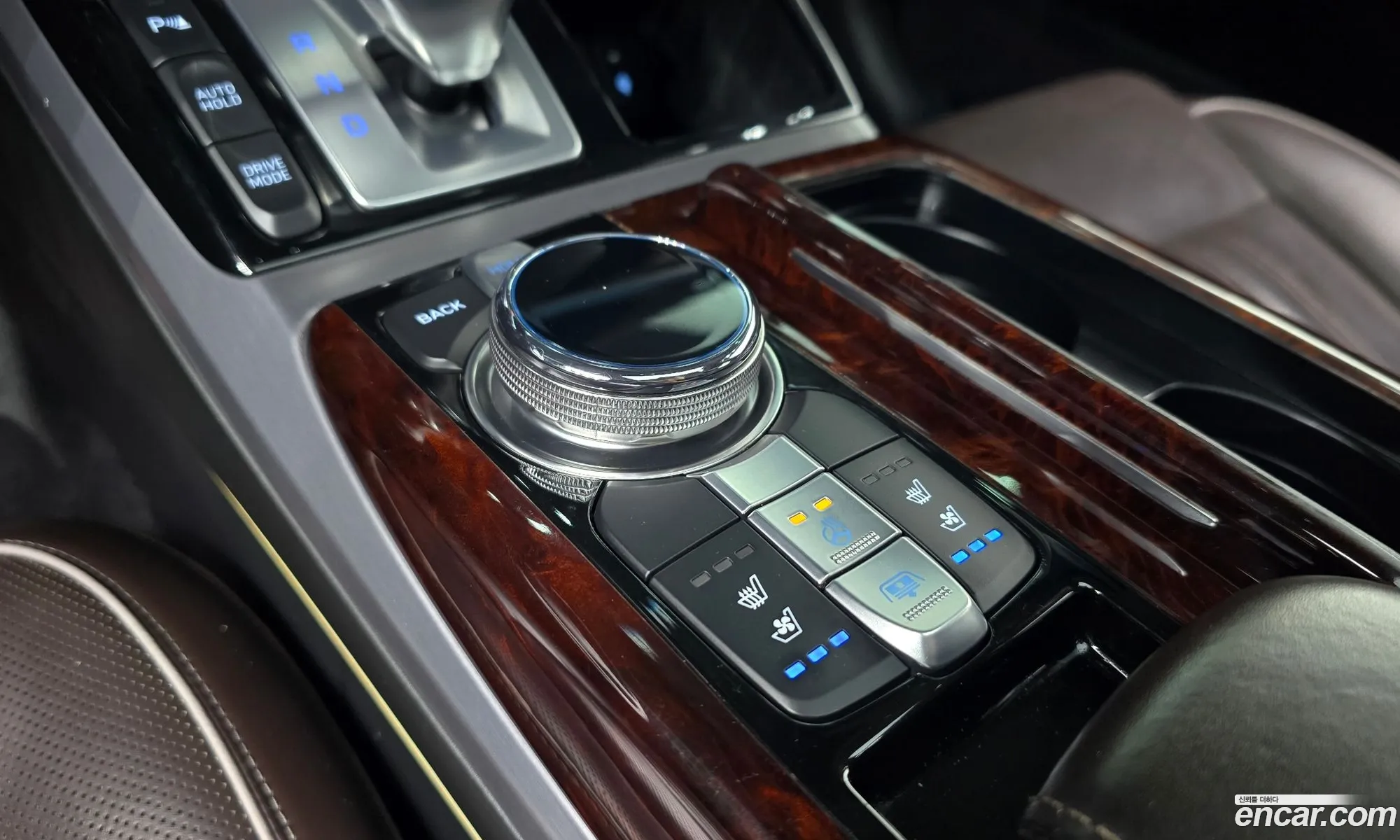 Genesis EQ900 2016 — 4