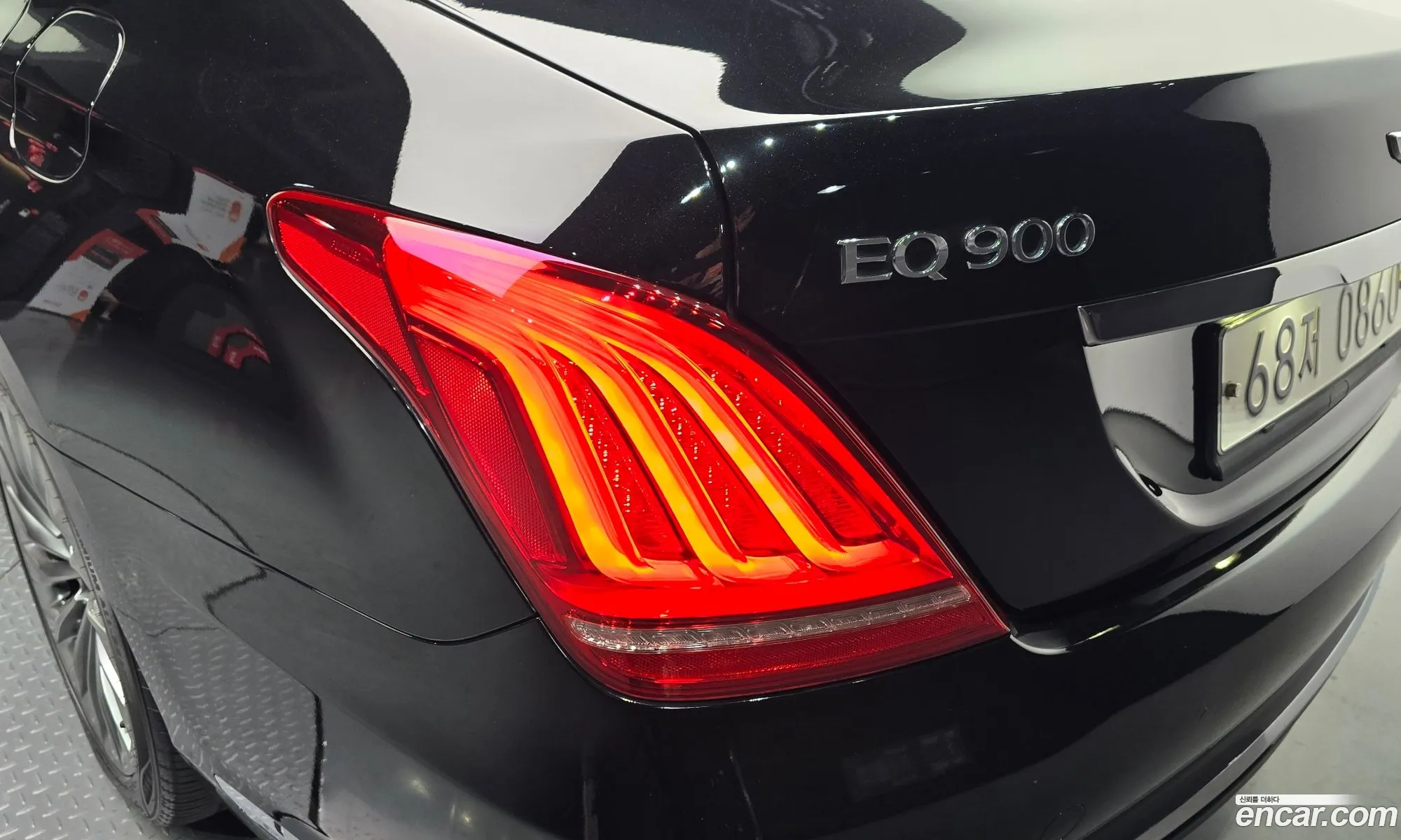 Genesis EQ900 2016 — 13