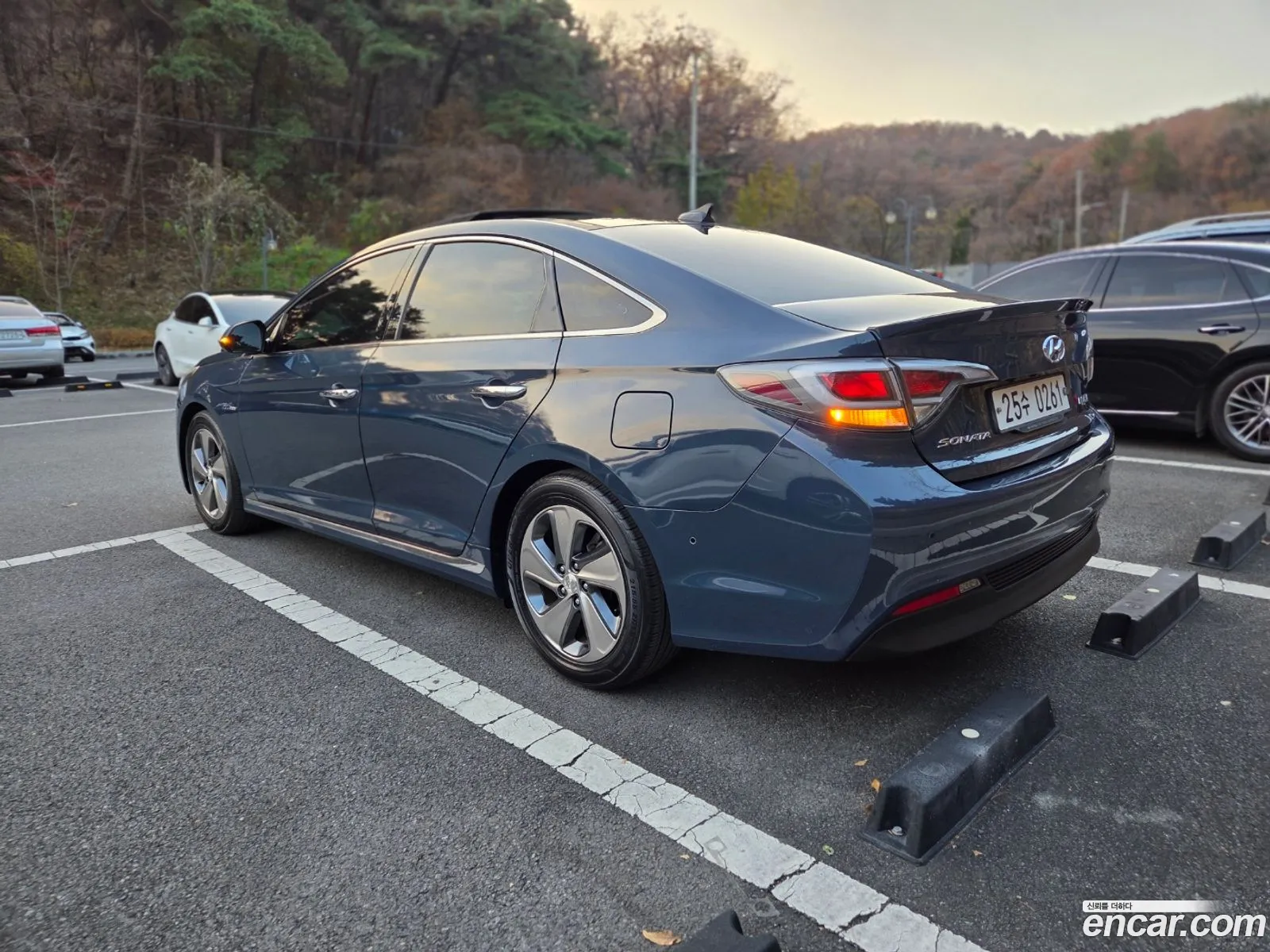 Hyundai LF Sonata Hybrid 2015 — 13