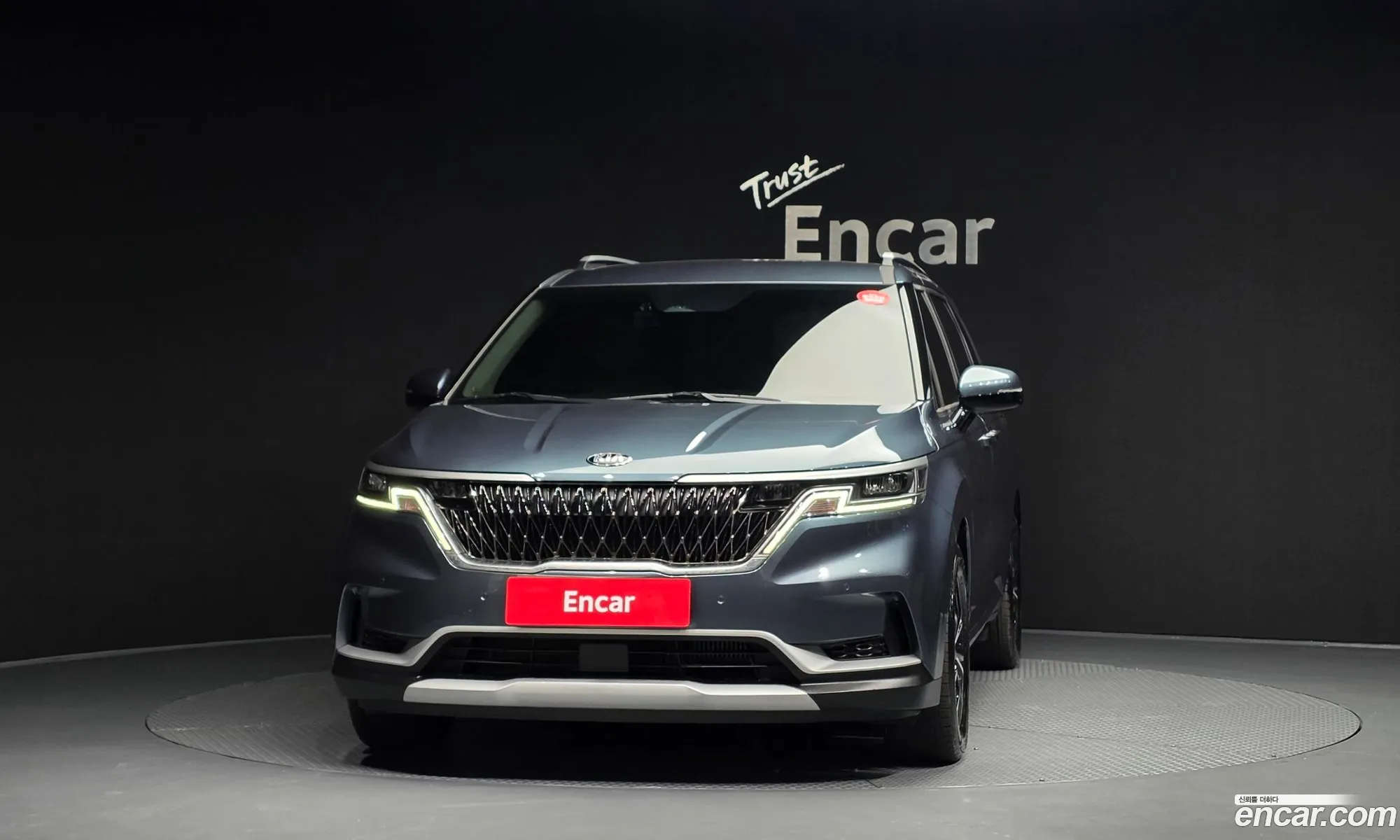 Kia Carnival 2021 — 3