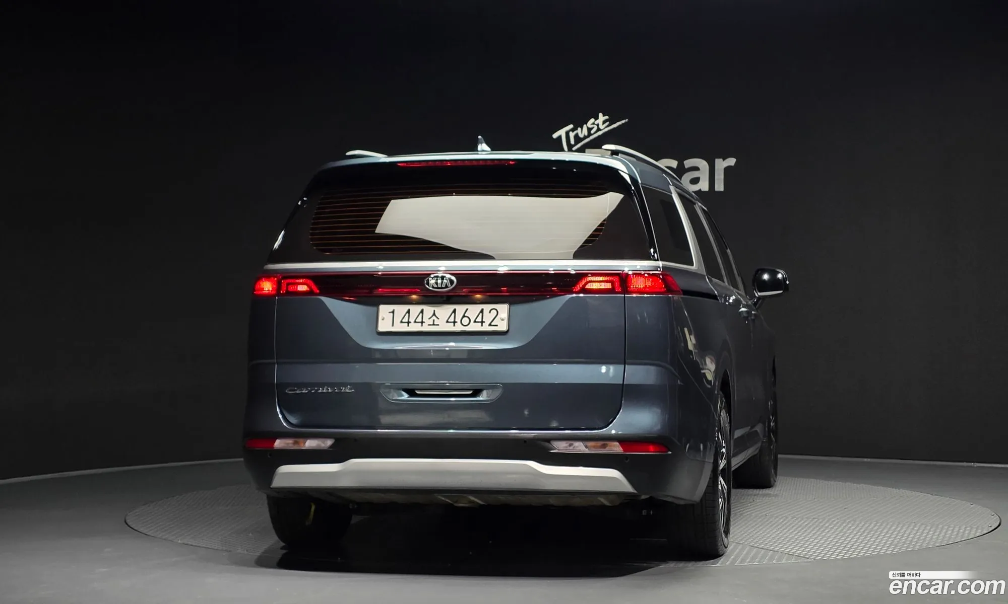 Kia Carnival 2021 — 2