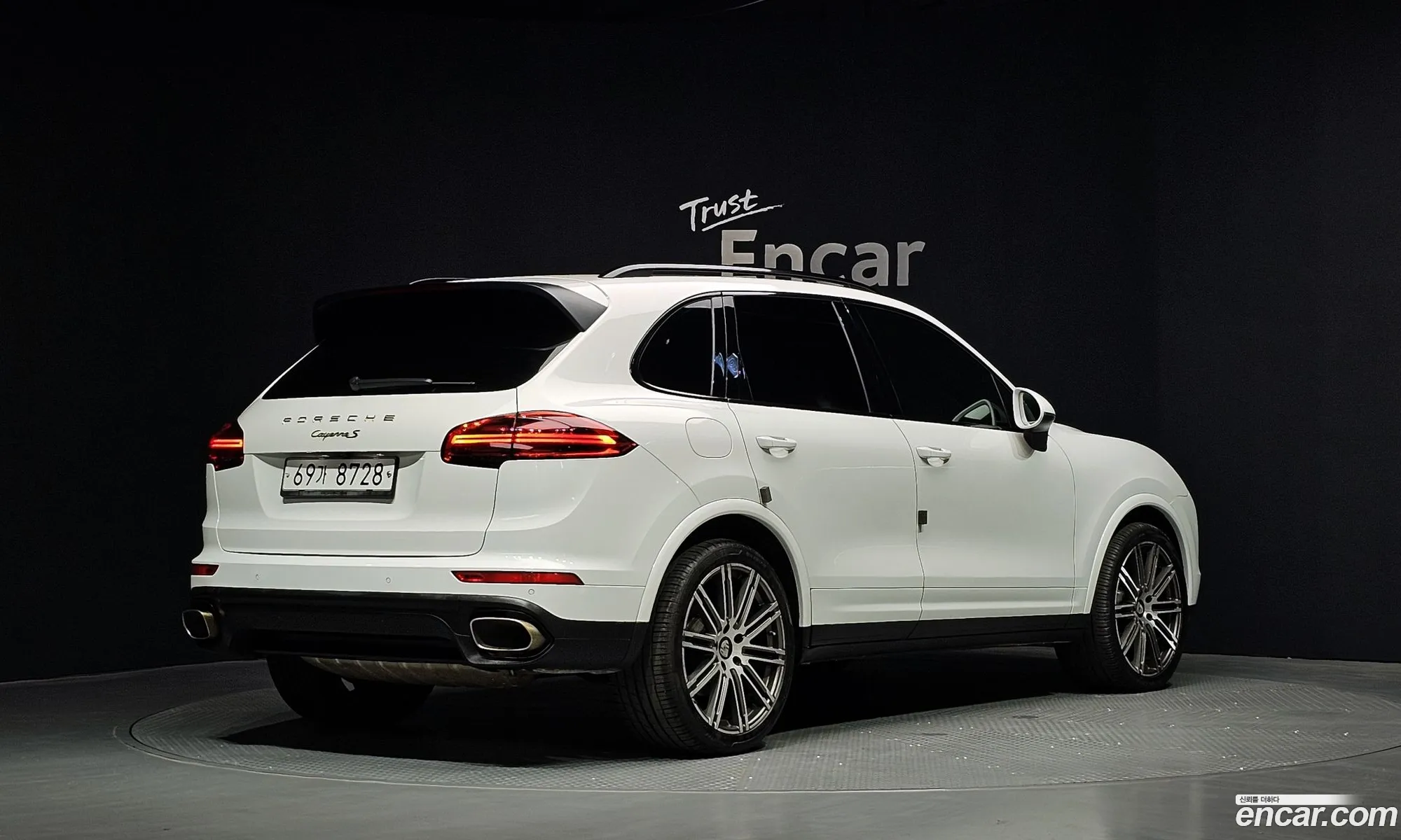 Porsche Cayenne 2017 WP1AF2922HLA32685 — 3