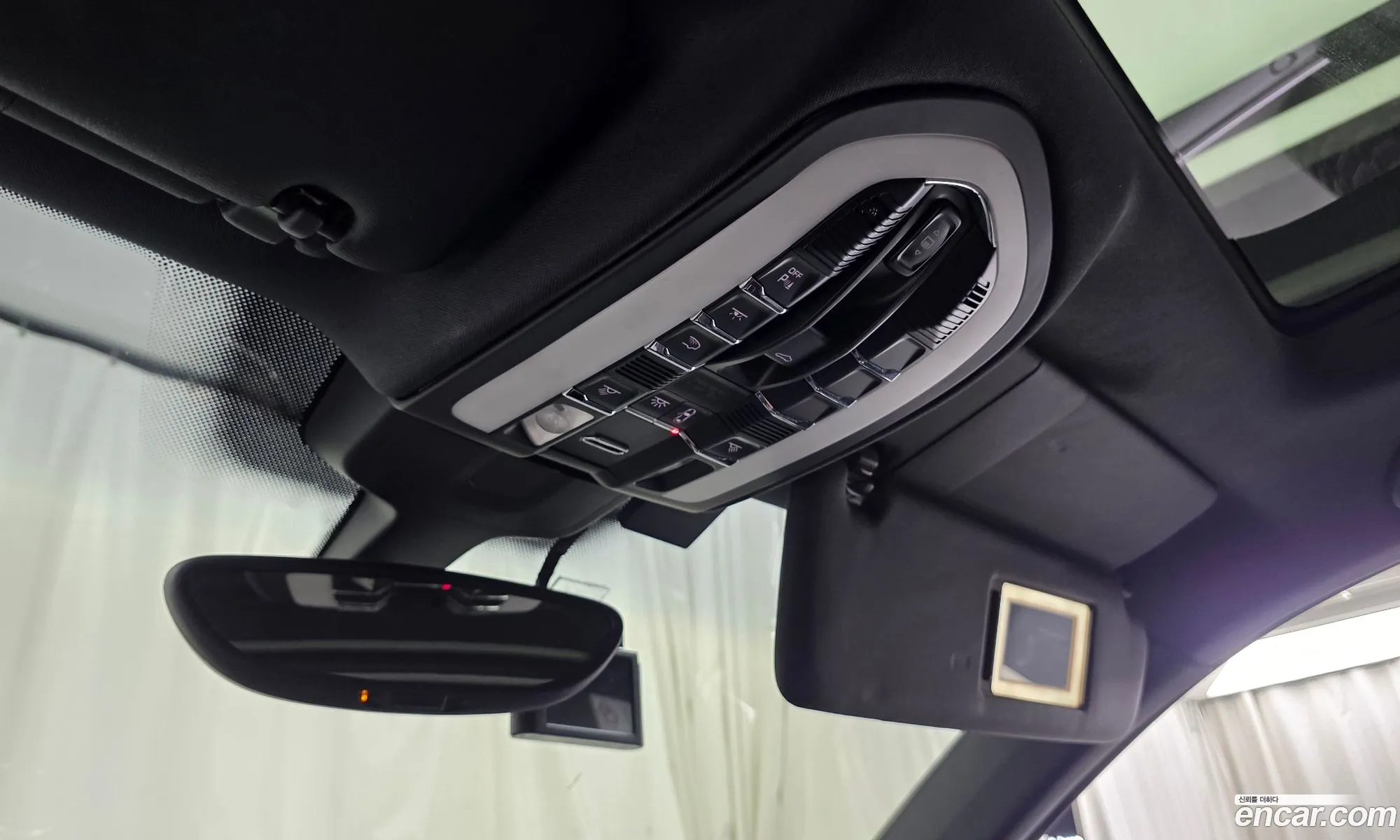 Porsche Cayenne 2017 WP1AF2922HLA32685 — 18