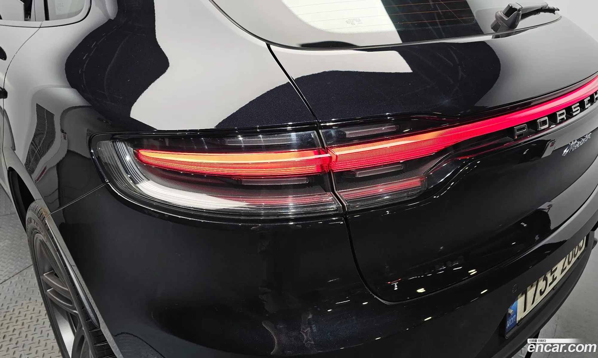 Porsche Macan 2019 WP1AA2958KLB05588 — 29