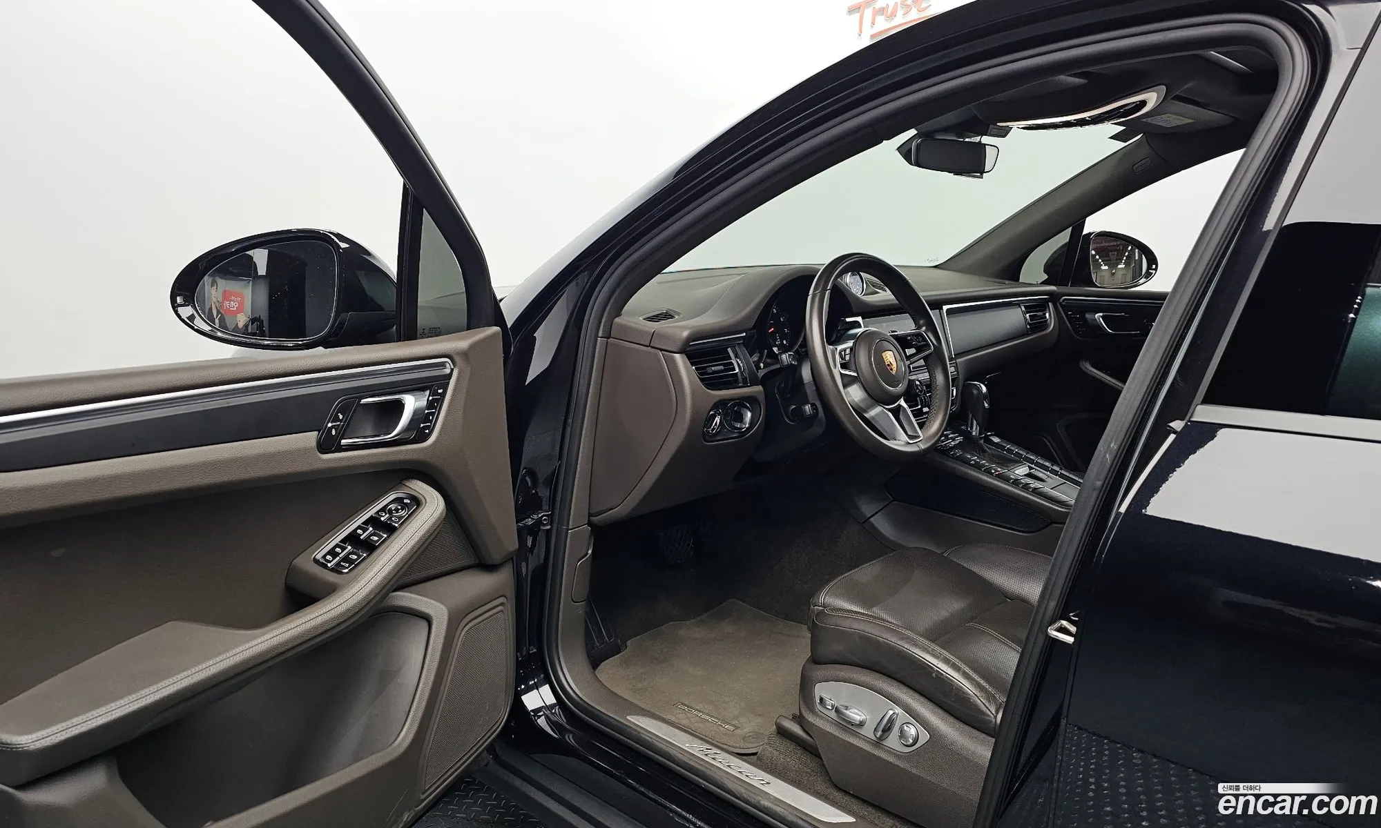 Porsche Macan 2019 WP1AA2958KLB05588 — 24
