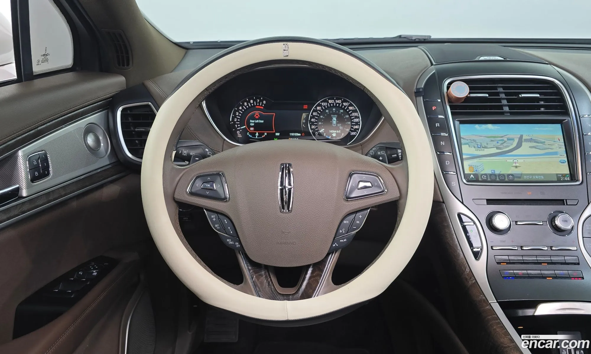 Lincoln MKX 2016 2LMPJ8LP2GBL86478 — 8