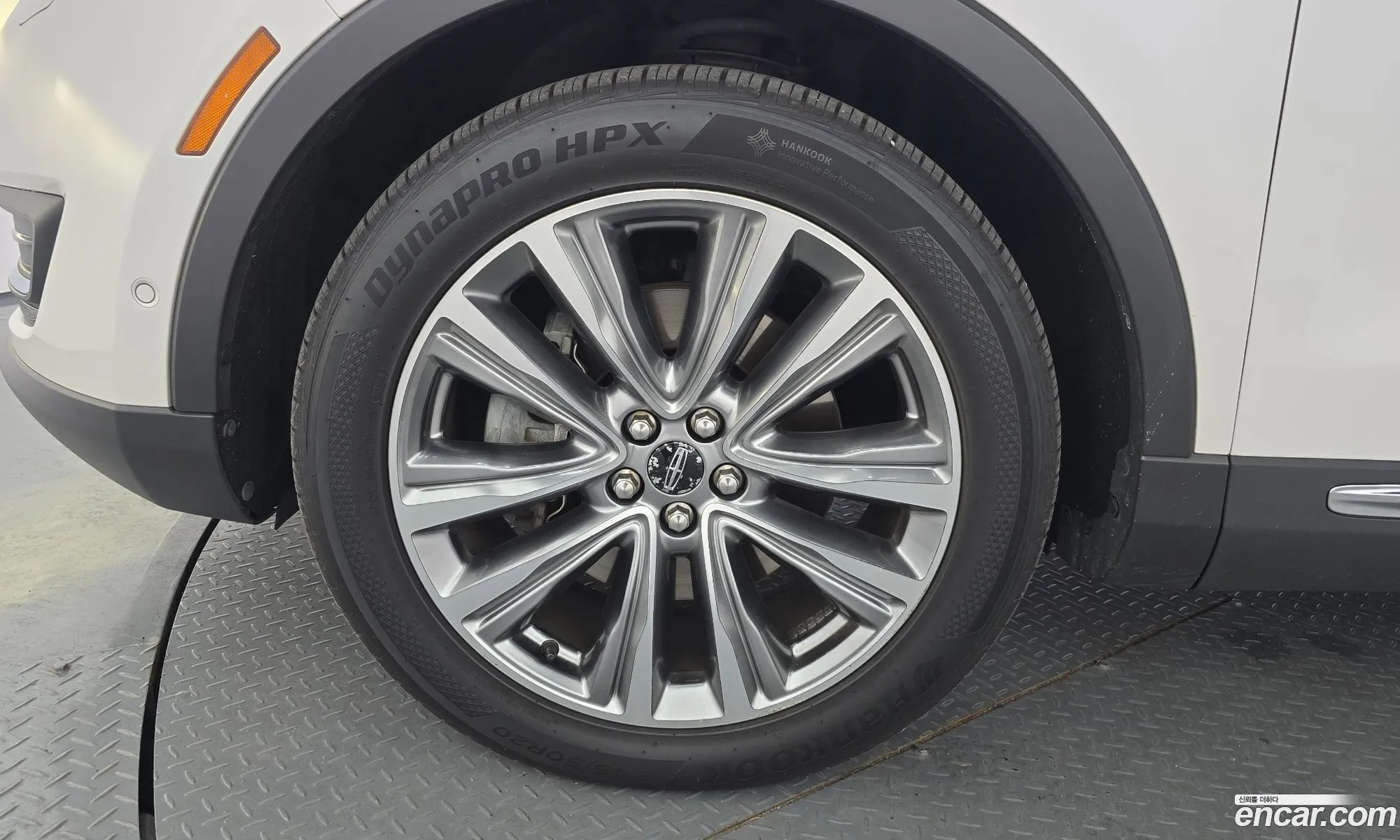 Lincoln MKX 2016 2LMPJ8LP2GBL86478 — 19